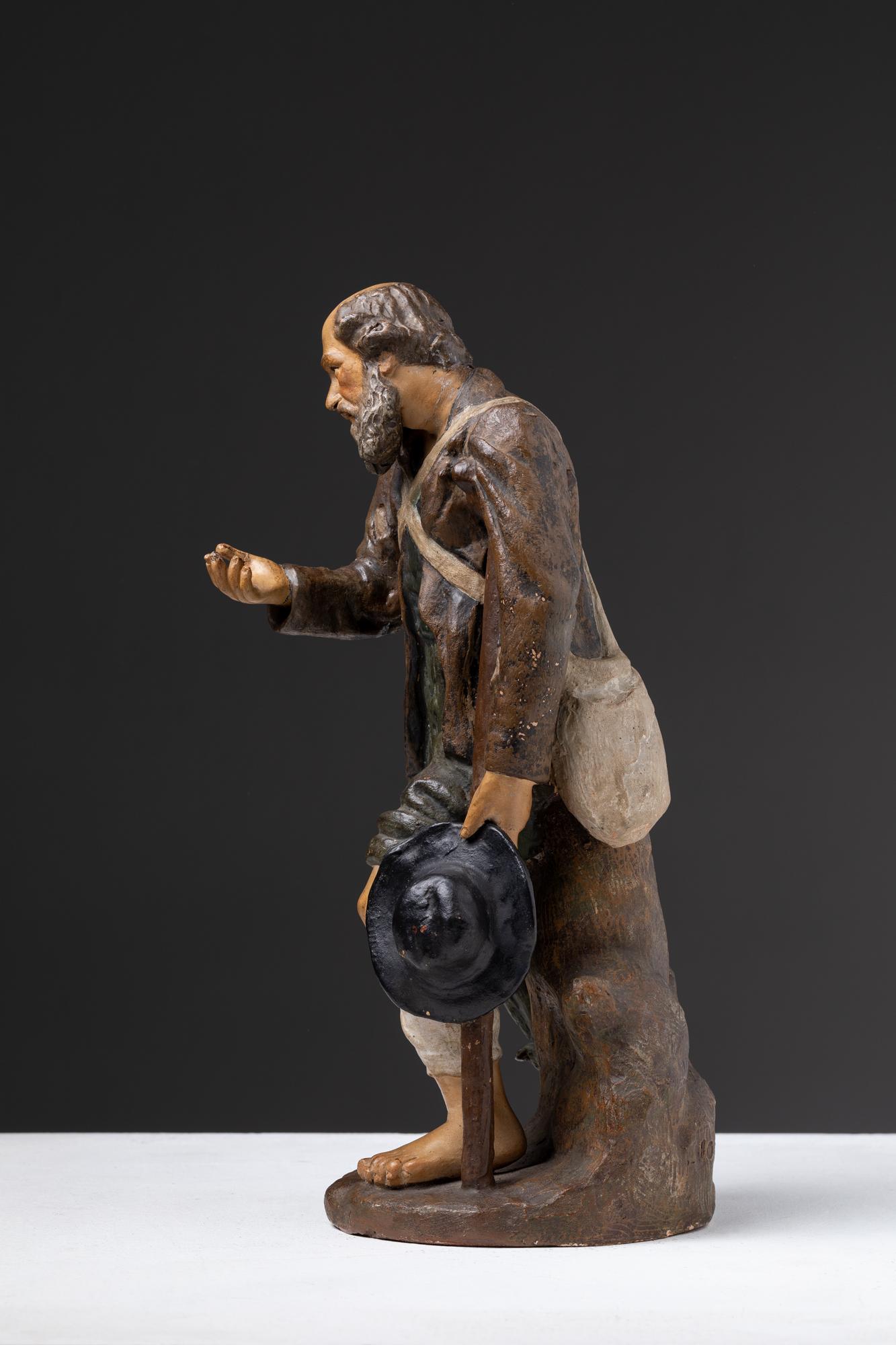 Scultura portoghese in terracotta del XIX secolo raffigurante un mendicante In condizioni buone in vendita a Lisboa, PT