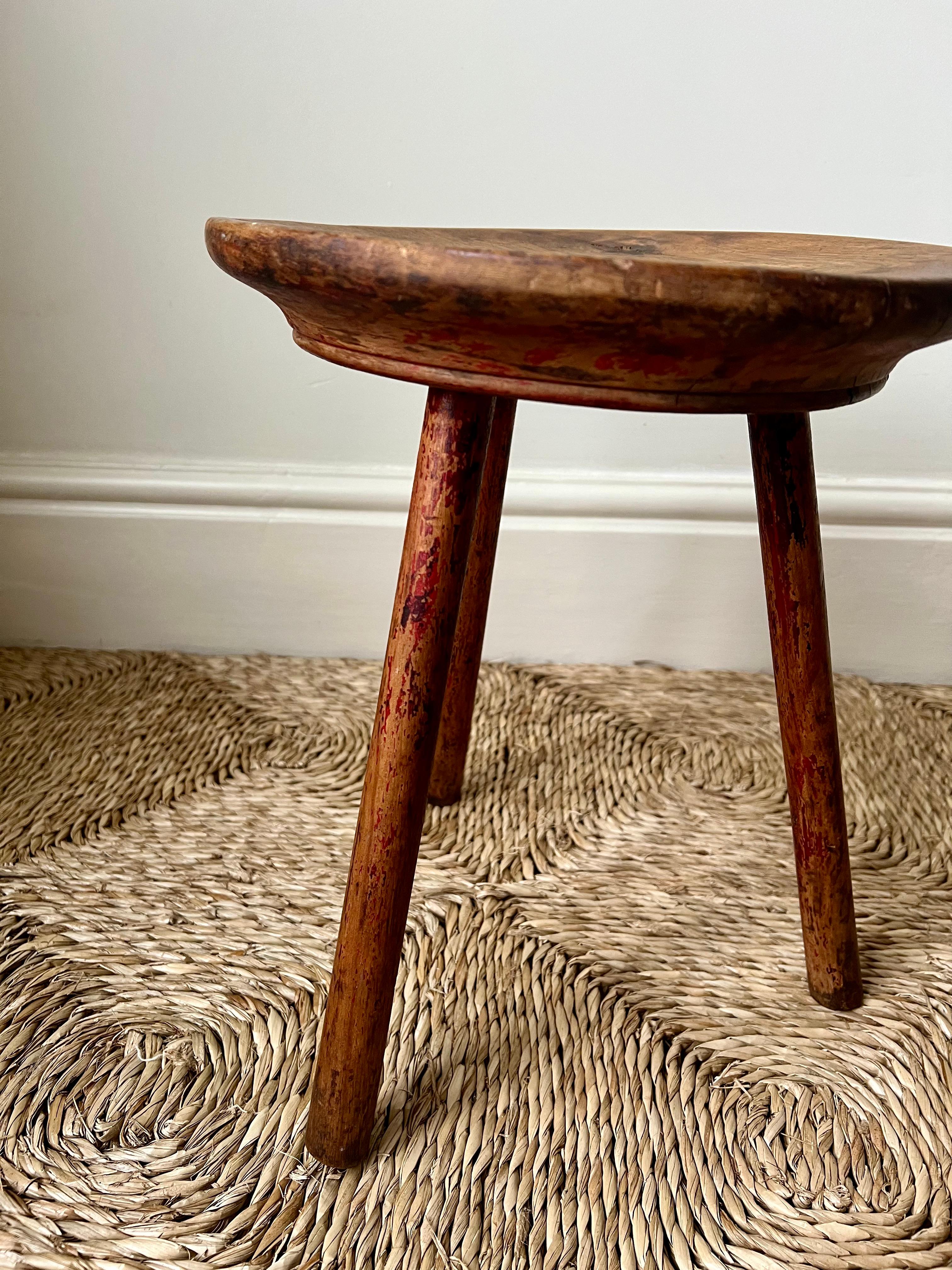 19th century primitive antique Welsh dairy stool In Good Condition For Sale In Bristol, GB