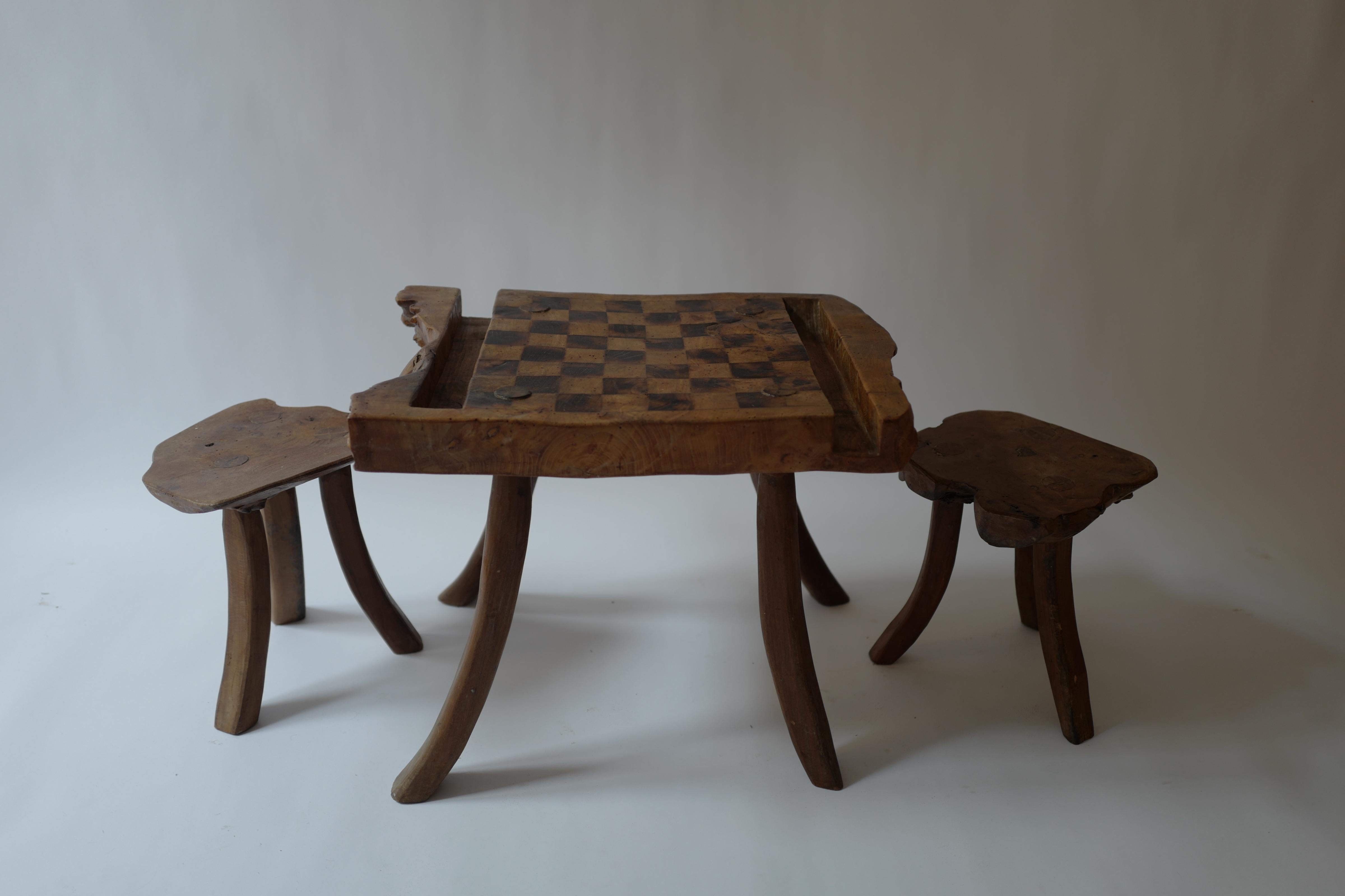 chess table and chairs