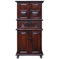 Armadio rustico in legno di castagno del XIX secolo