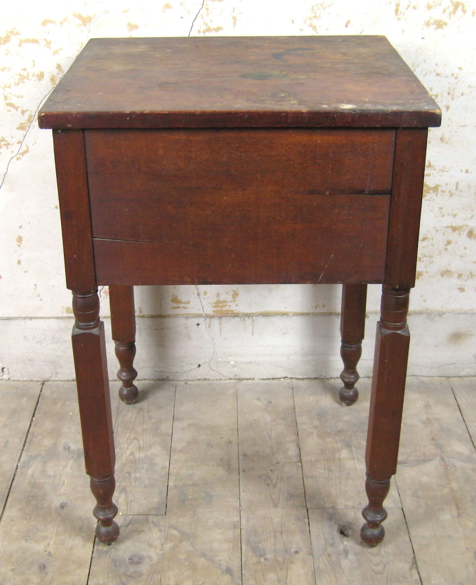 19th Century primitive Farm 2 Draw work table with New York leg In Good Condition For Sale In Wallkill, NY
