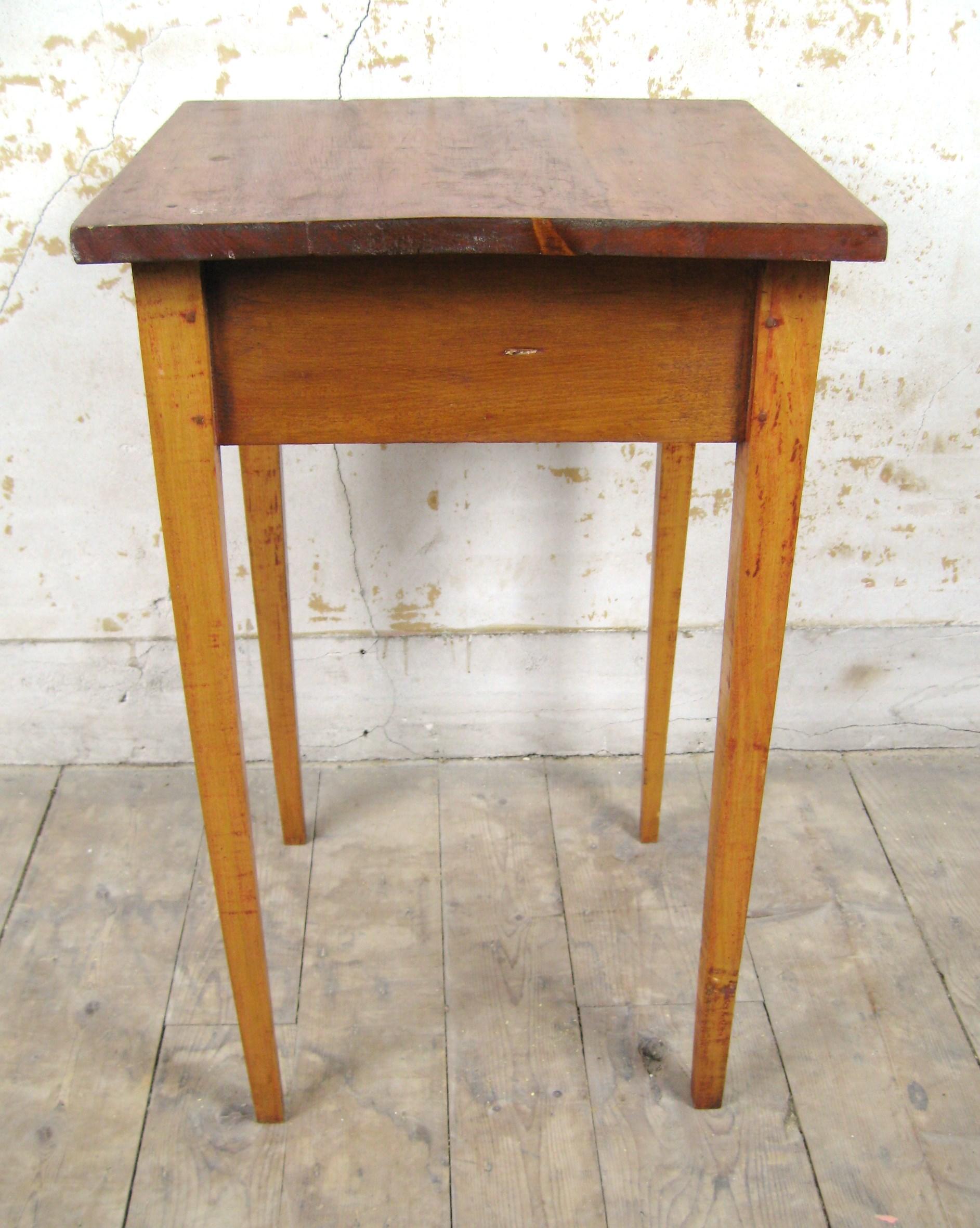 19th Century primitive Farm work 1 Drew table with Tapered leg In Good Condition For Sale In Wallkill, NY