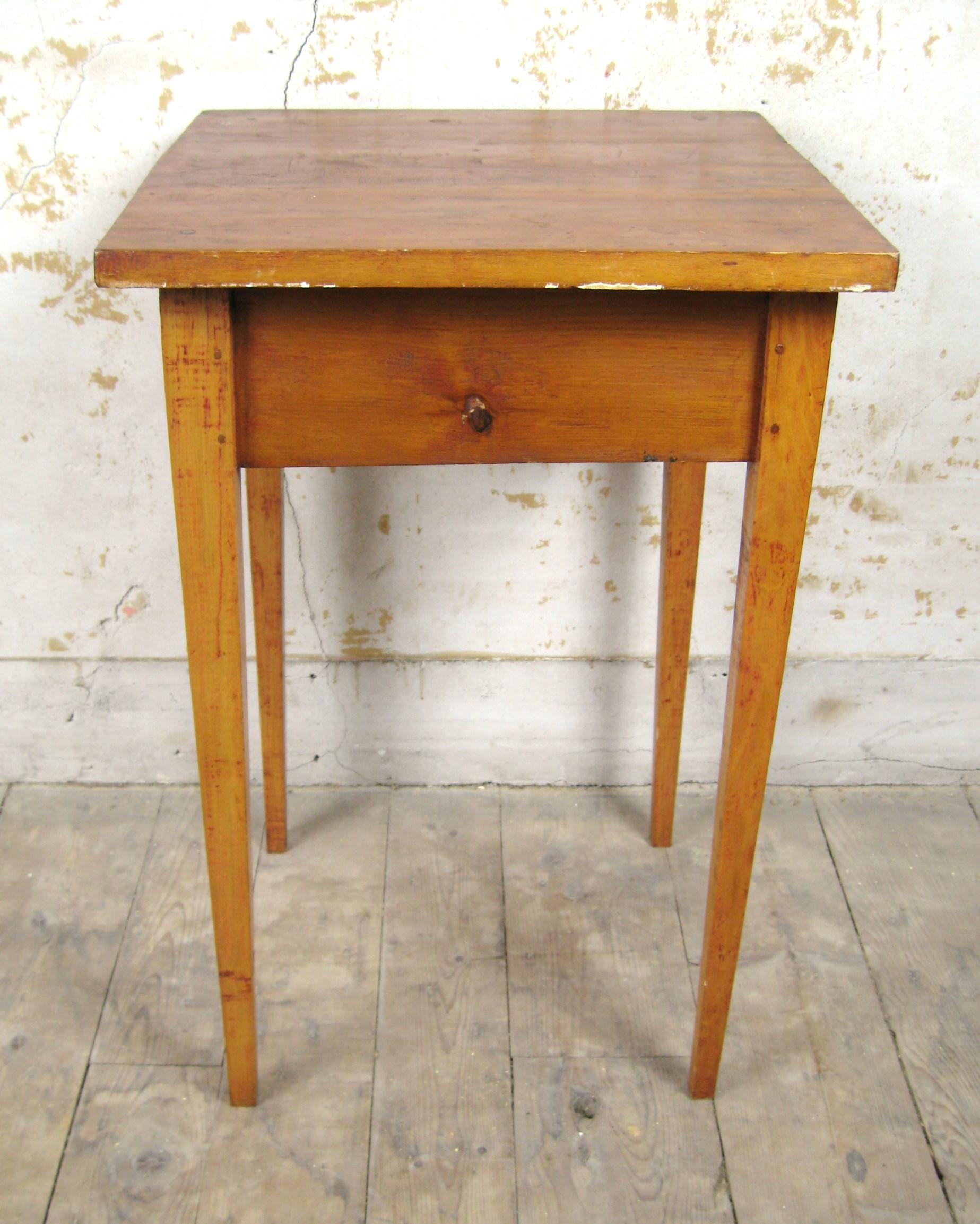 Pine 19th Century primitive Farm work 1 Drew table with Tapered leg For Sale