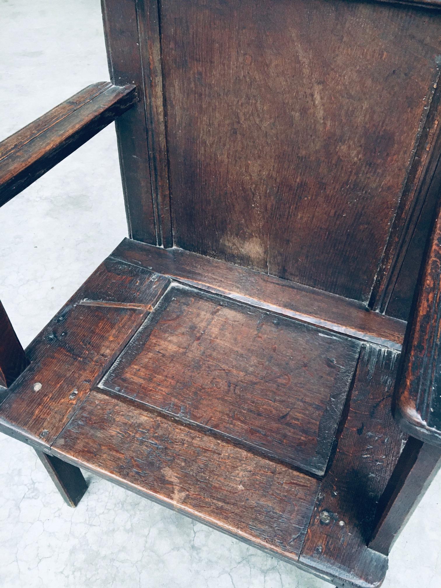 Chaise à accoudoirs du 19e siècle, art populaire primitif, faite à la main en vente 3