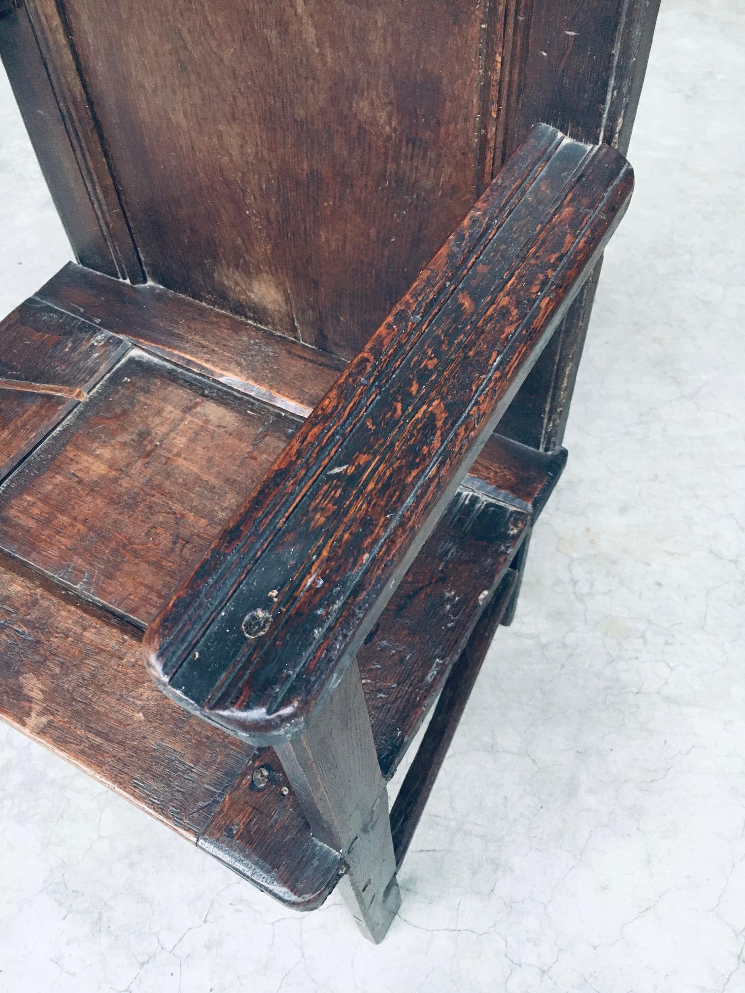Chaise à accoudoirs du 19e siècle, art populaire primitif, faite à la main en vente 5