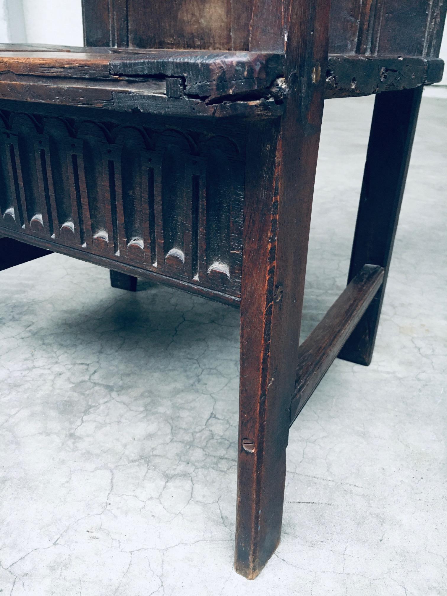 Chaise à accoudoirs du 19e siècle, art populaire primitif, faite à la main en vente 7