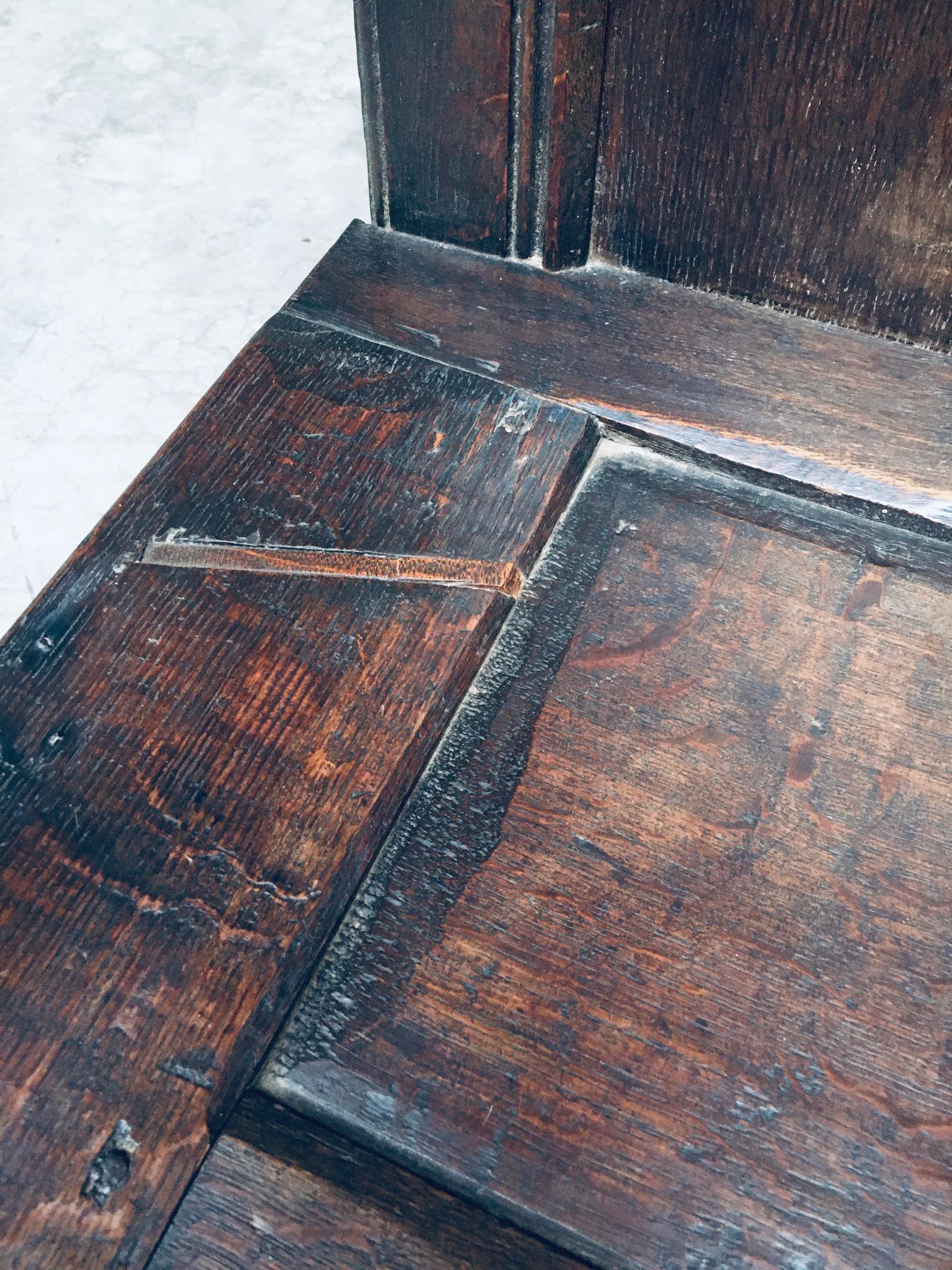 Chaise à accoudoirs du 19e siècle, art populaire primitif, faite à la main en vente 13