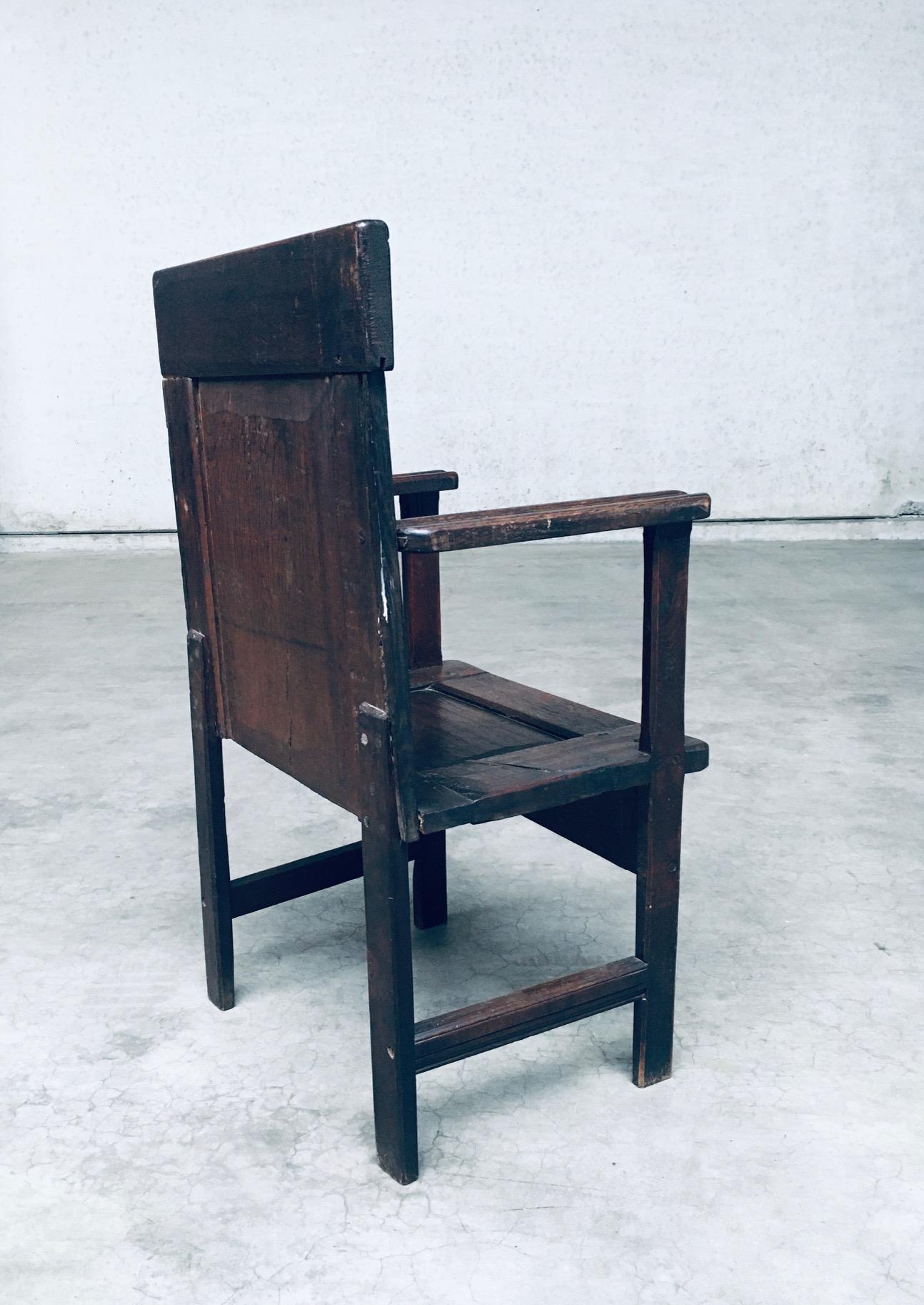 XIXe siècle Chaise à accoudoirs du 19e siècle, art populaire primitif, faite à la main en vente