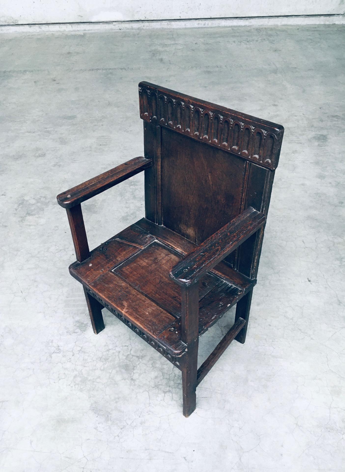 Chaise à accoudoirs du 19e siècle, art populaire primitif, faite à la main en vente 1