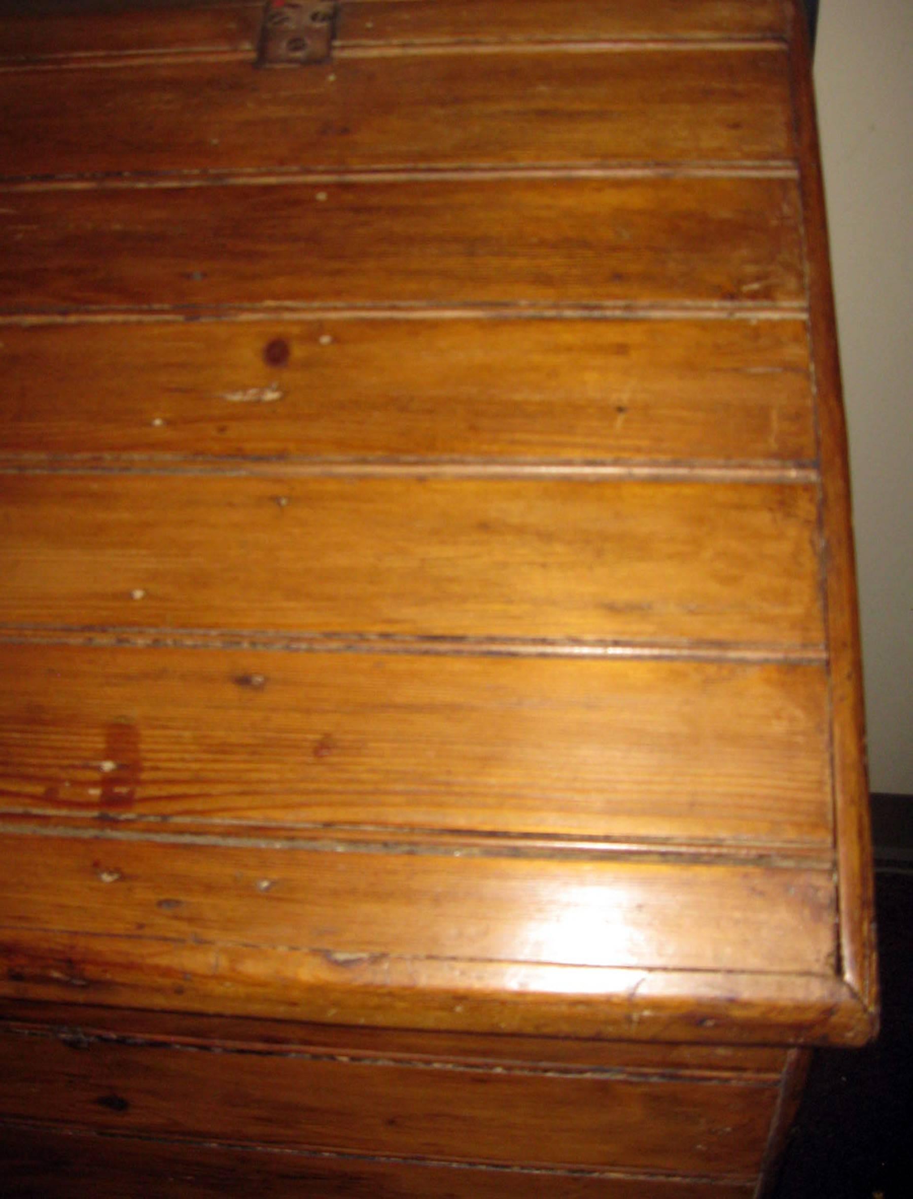 English 19th century Primitive Pine Slant-Top Wood Box