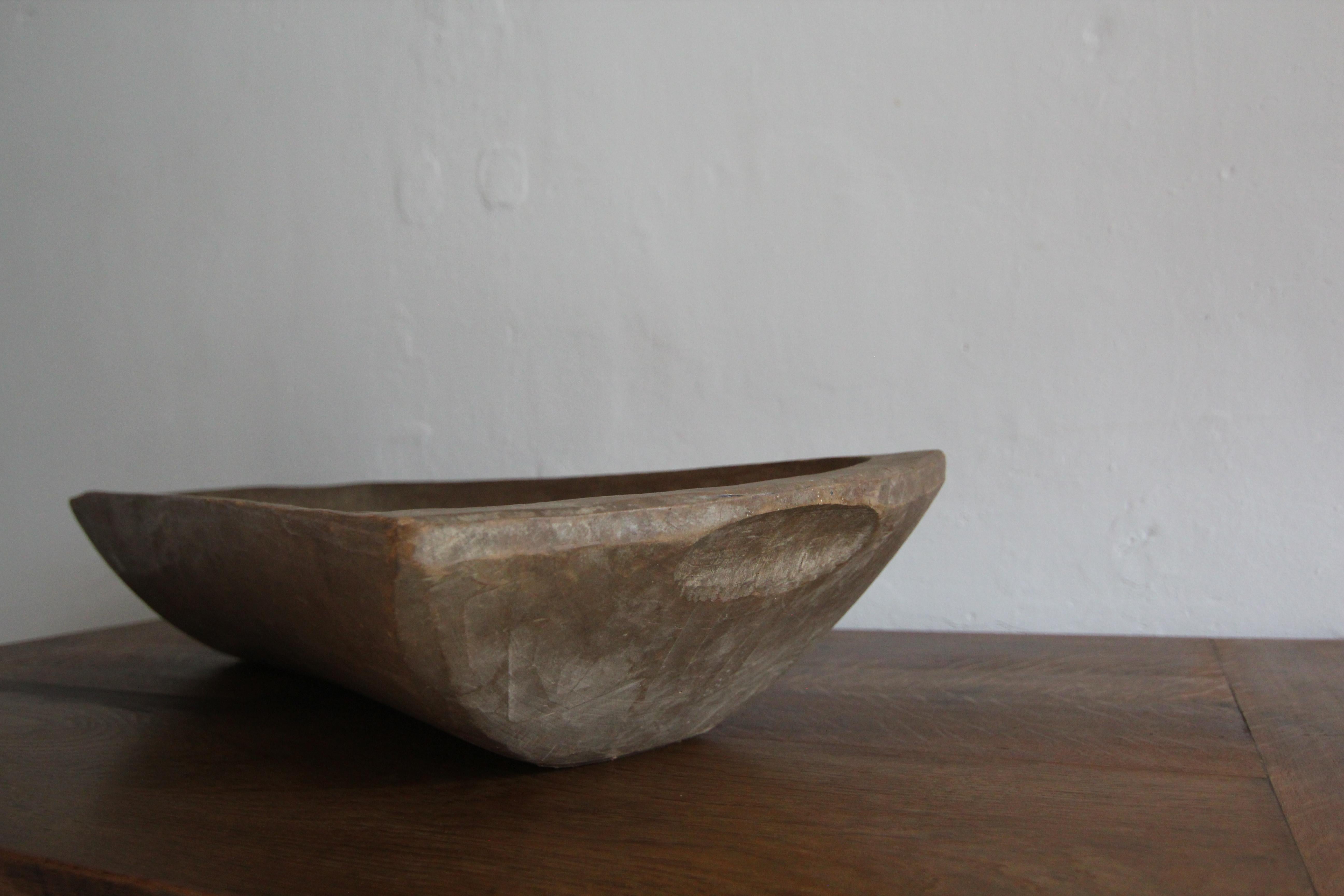 Bol à pâte Wabi Sabi primitif du 19ème siècle en bois sculpté à la main en vente 4