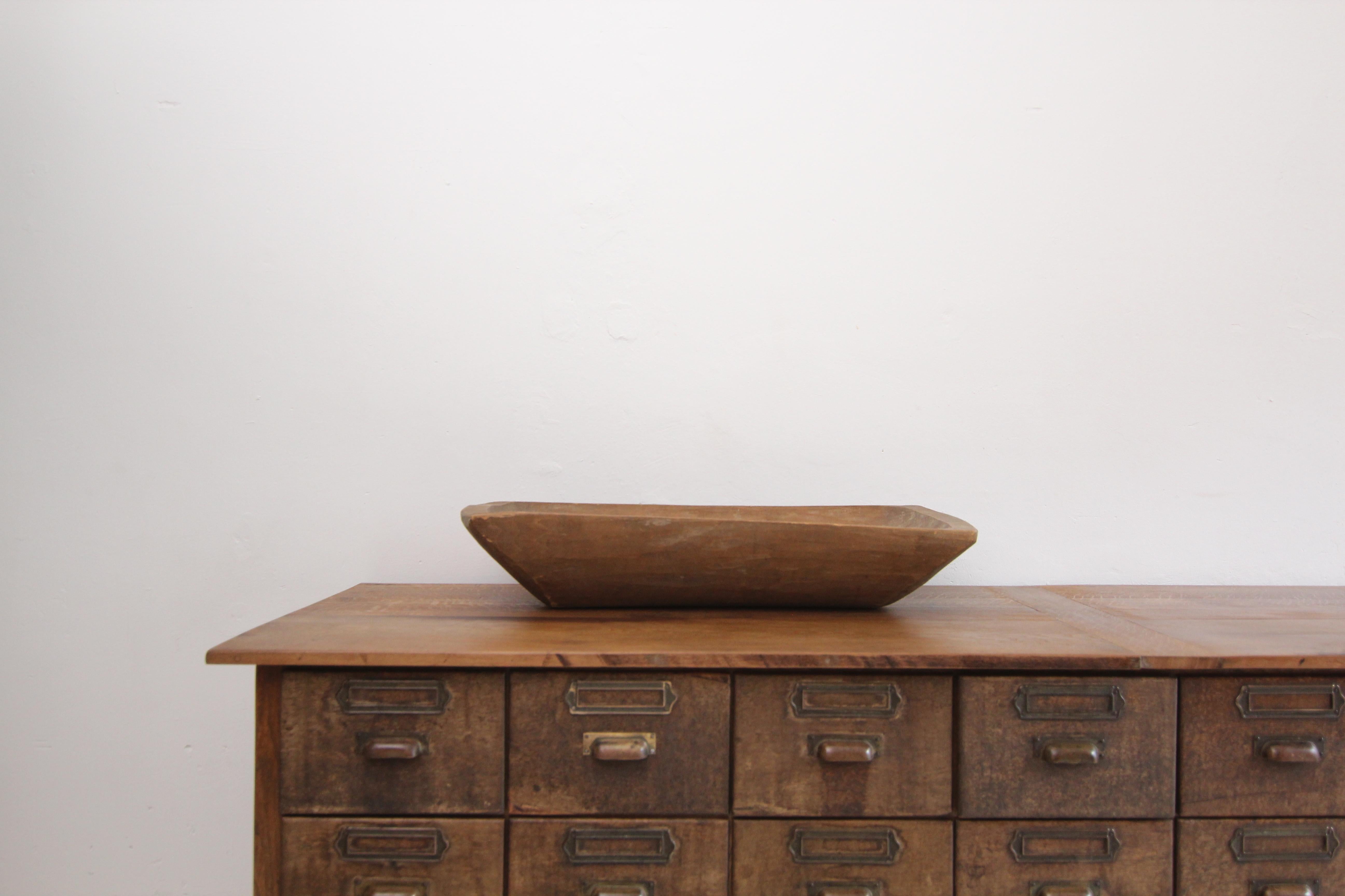Primitif Bol à pâte Wabi Sabi primitif du 19ème siècle en bois sculpté à la main en vente