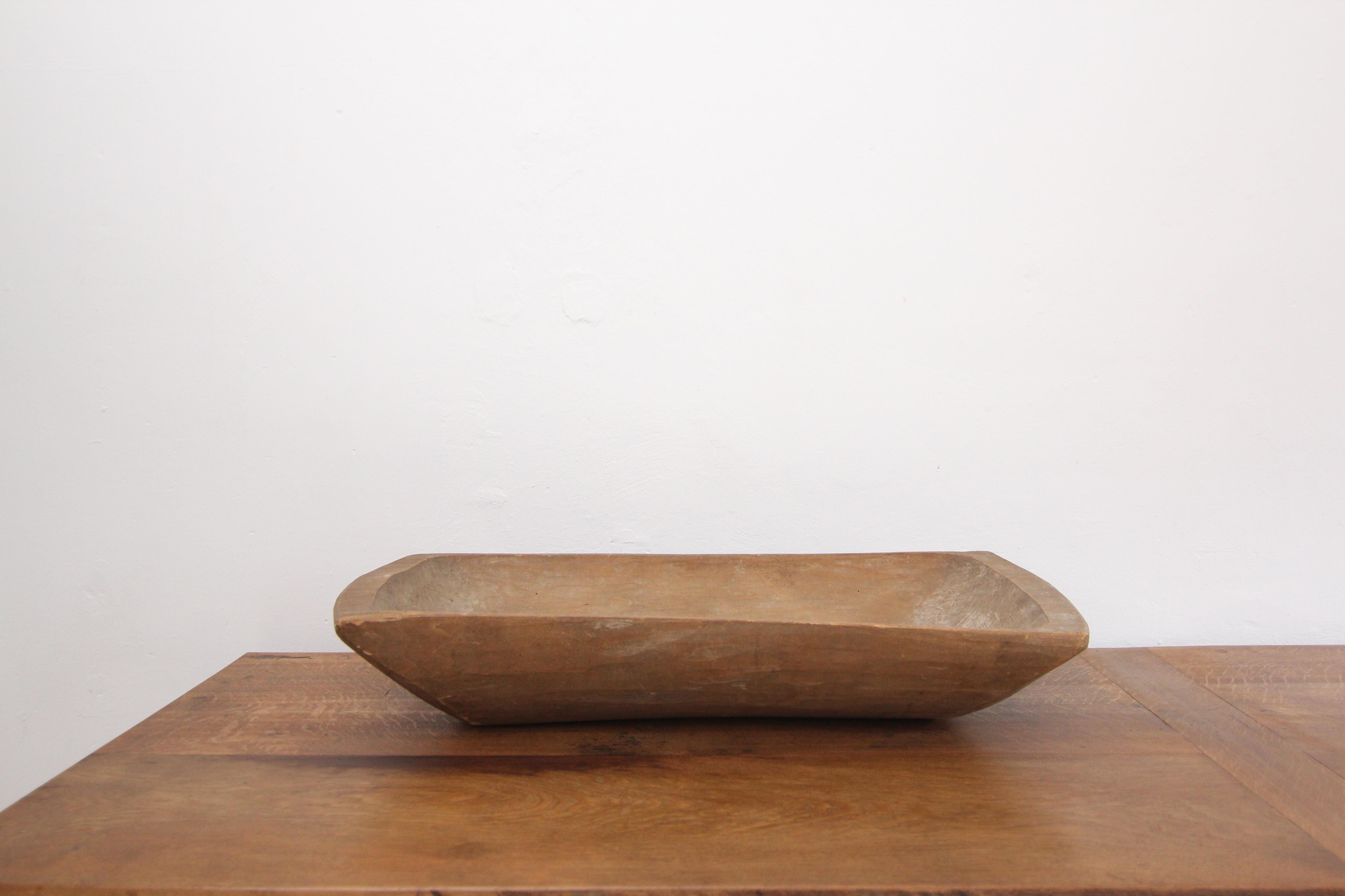 Européen Bol à pâte Wabi Sabi primitif du 19ème siècle en bois sculpté à la main en vente
