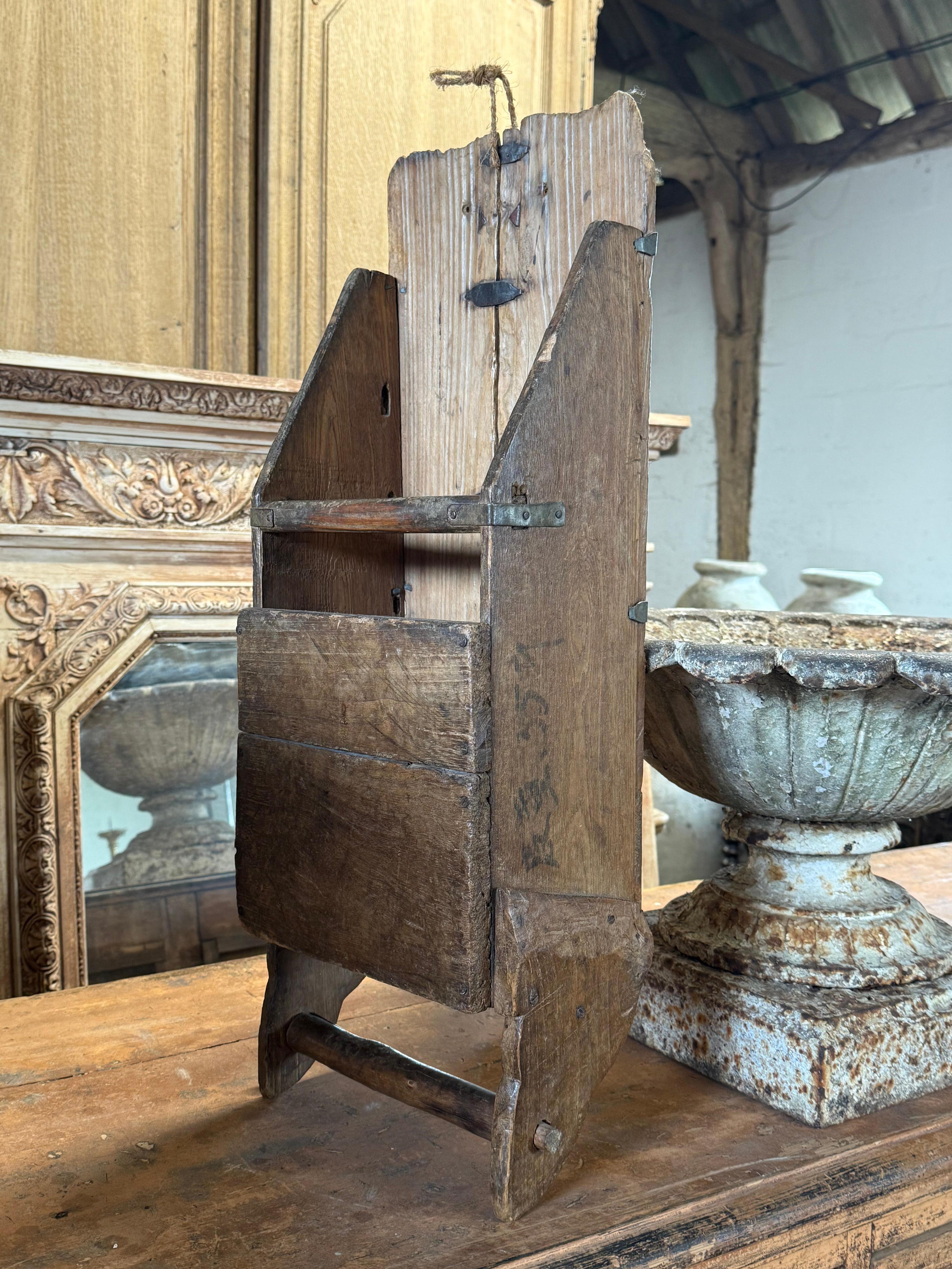 Britannique Scoop à Grain en bois primitif du 19ème siècle en vente