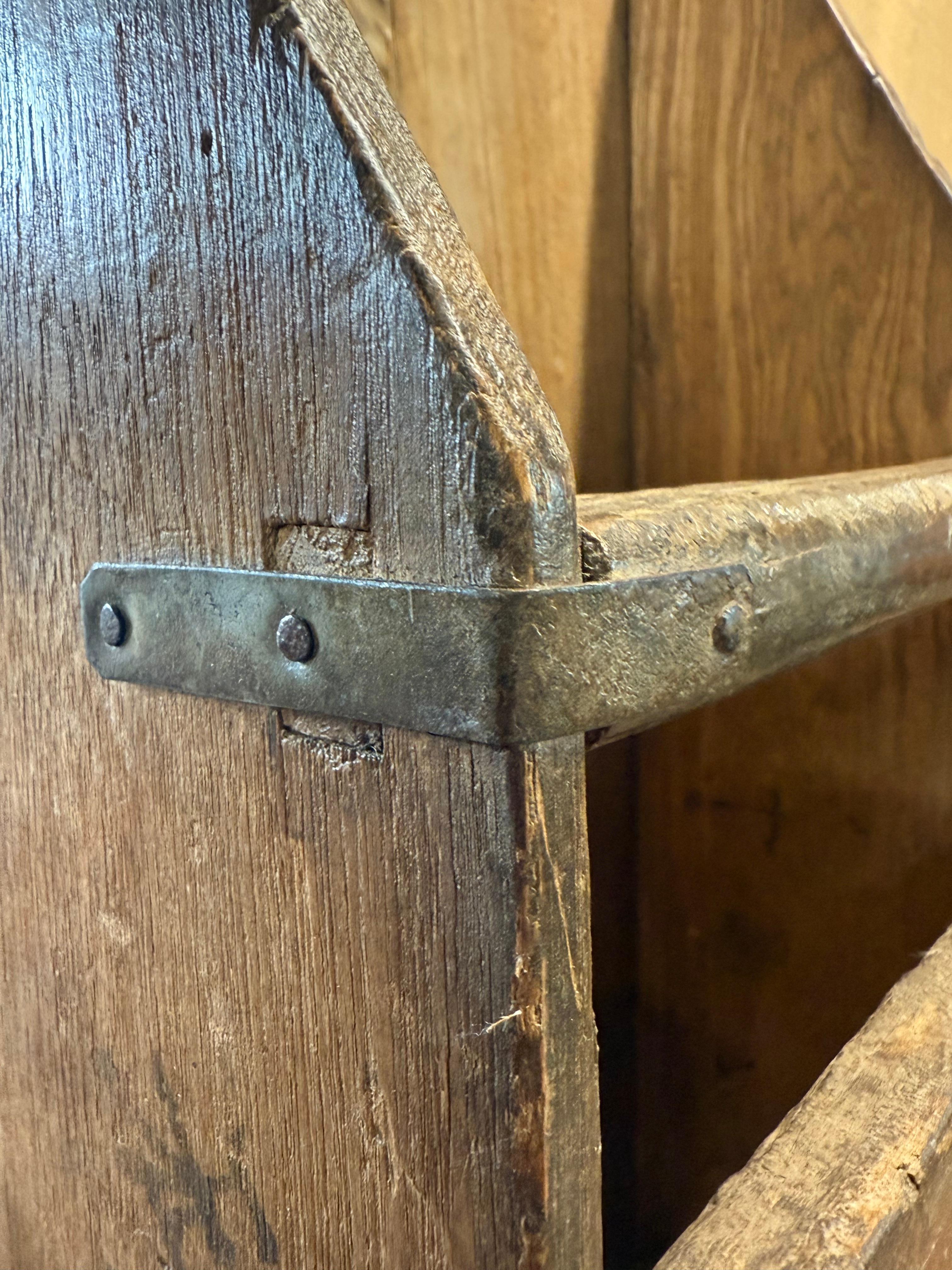 Fait main Scoop à Grain en bois primitif du 19ème siècle en vente