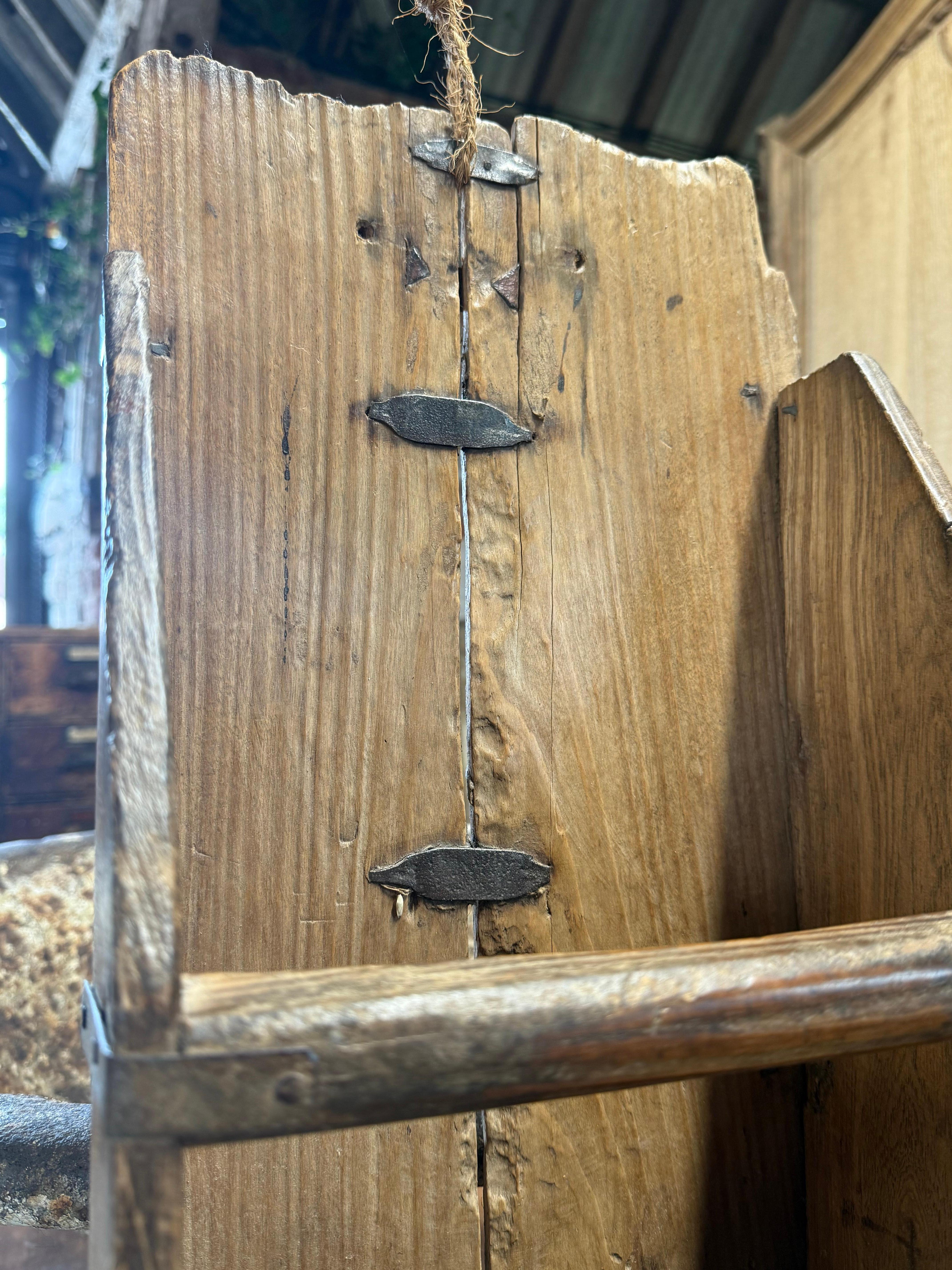 Scoop à Grain en bois primitif du 19ème siècle Abîmé - En vente à Ongar, GB