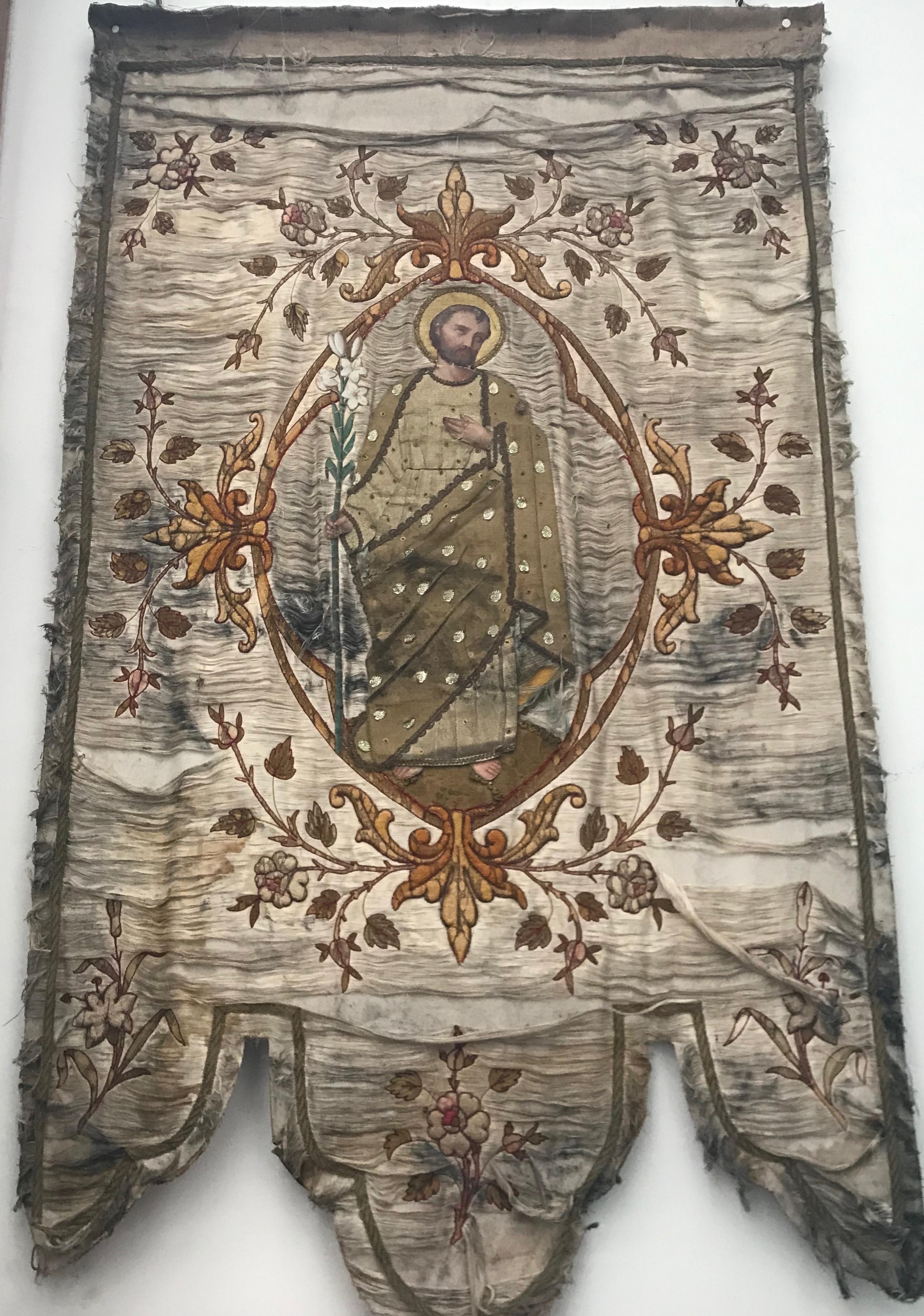 19th Century Processional Banner with Painted Portrait and Appliqued Details In Distressed Condition In Antwerp, BE