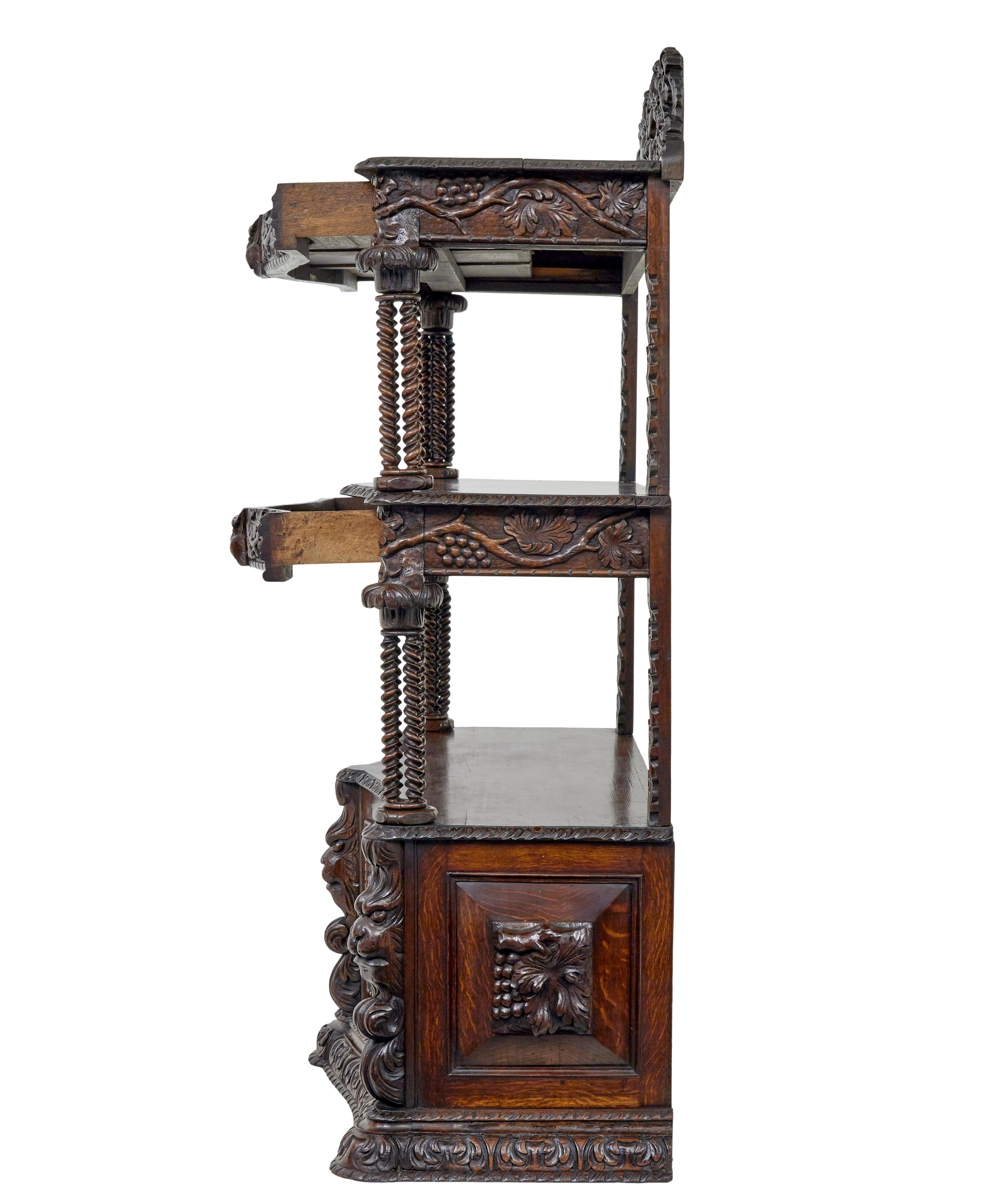 Anglais Buffet victorien en chêne du 19e siècle abondamment sculpté en vente