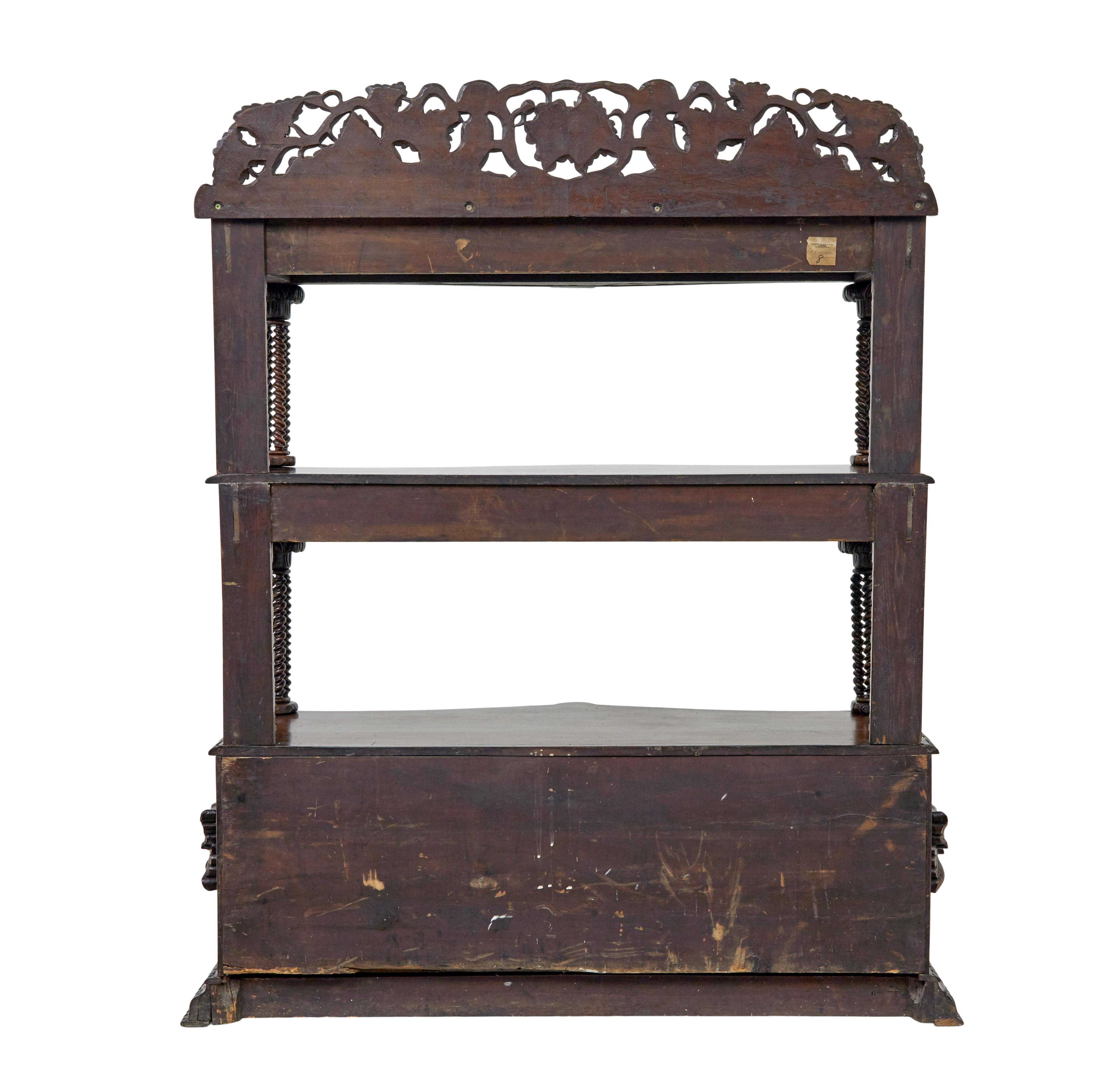 Sculpté Buffet victorien en chêne du 19e siècle abondamment sculpté en vente
