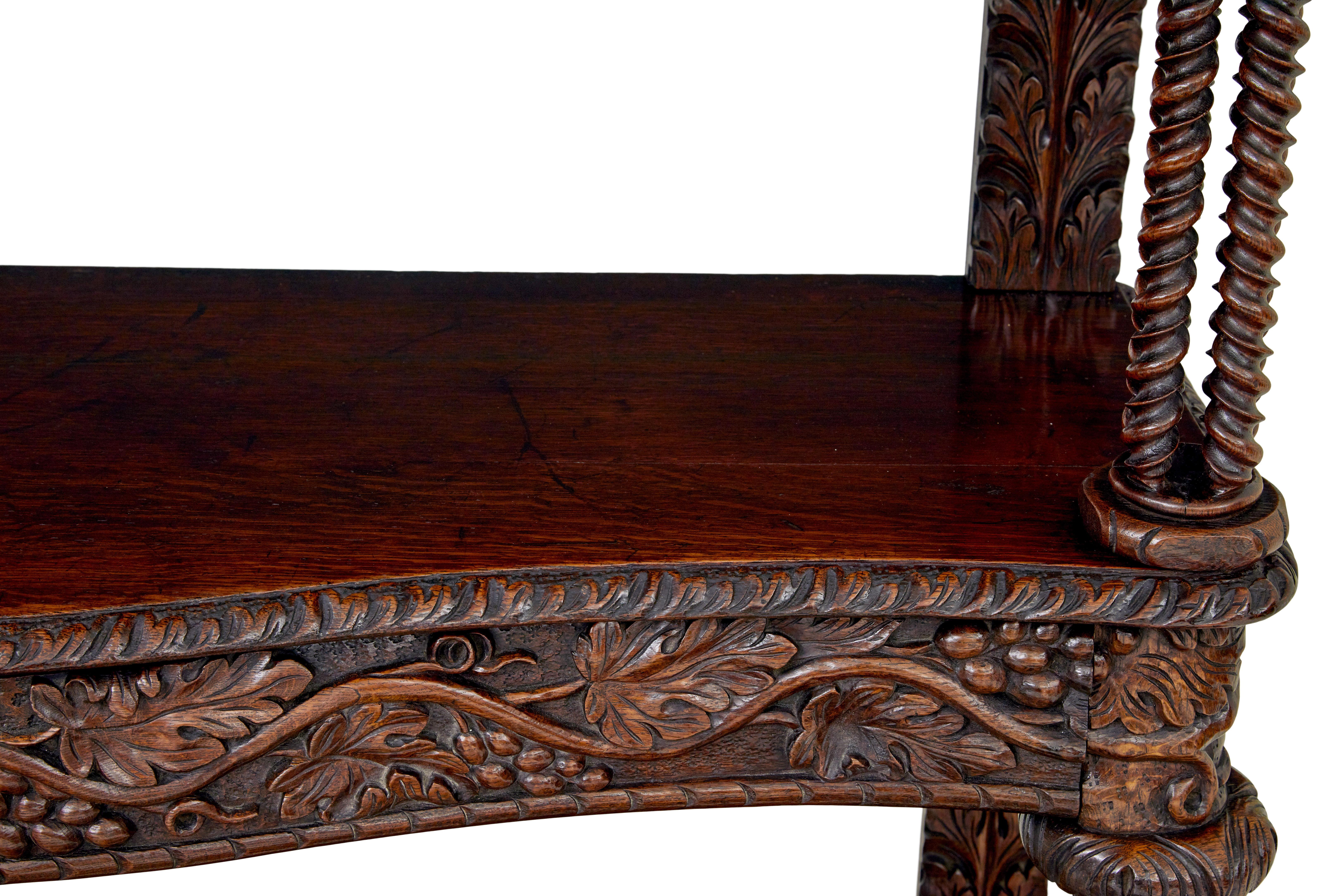 Chêne Buffet victorien en chêne du 19e siècle abondamment sculpté en vente