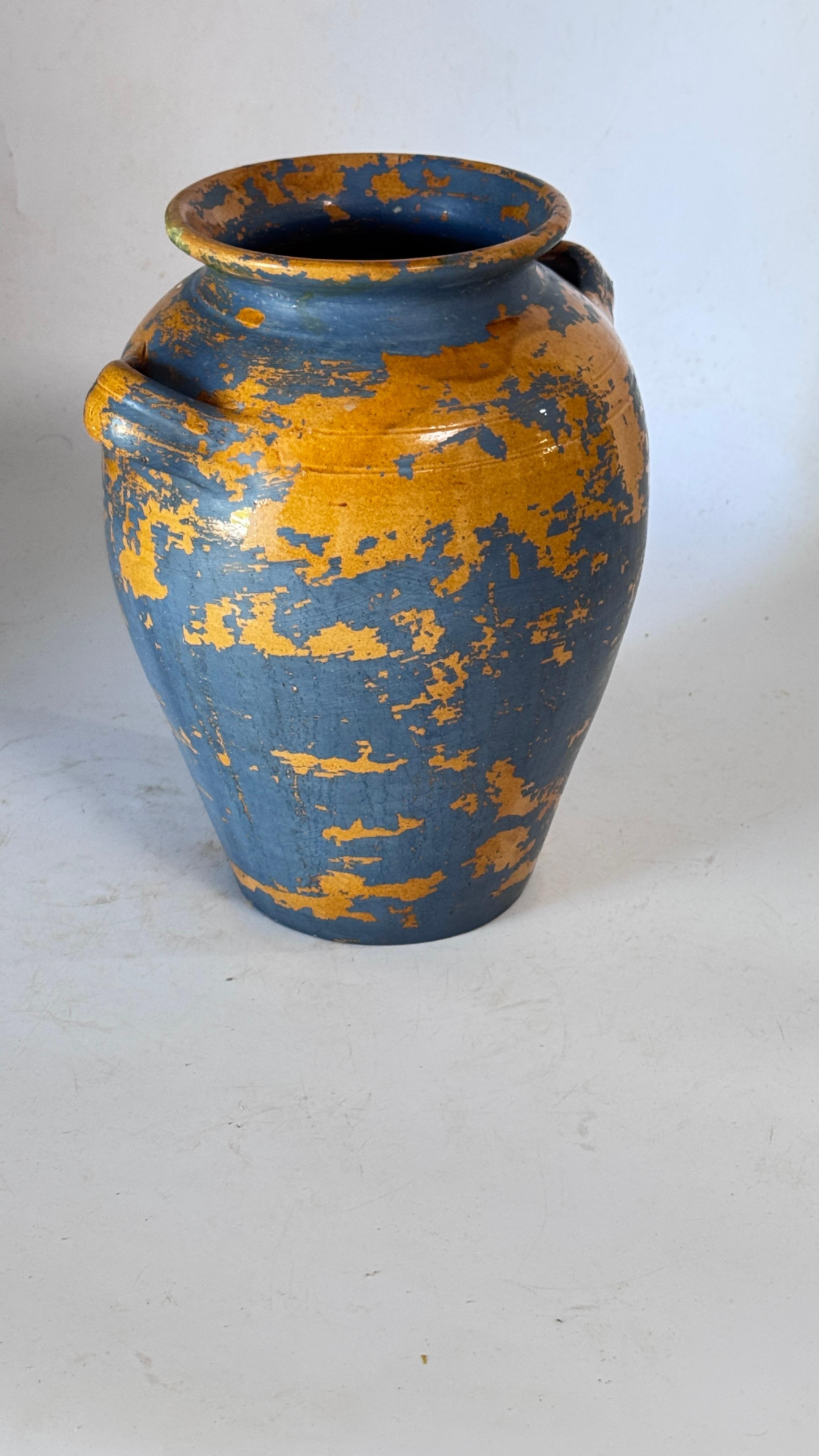 Francese Vaso provenzale del XIX secolo - Smalto giallo e patina blu - Stile rustico francese in vendita