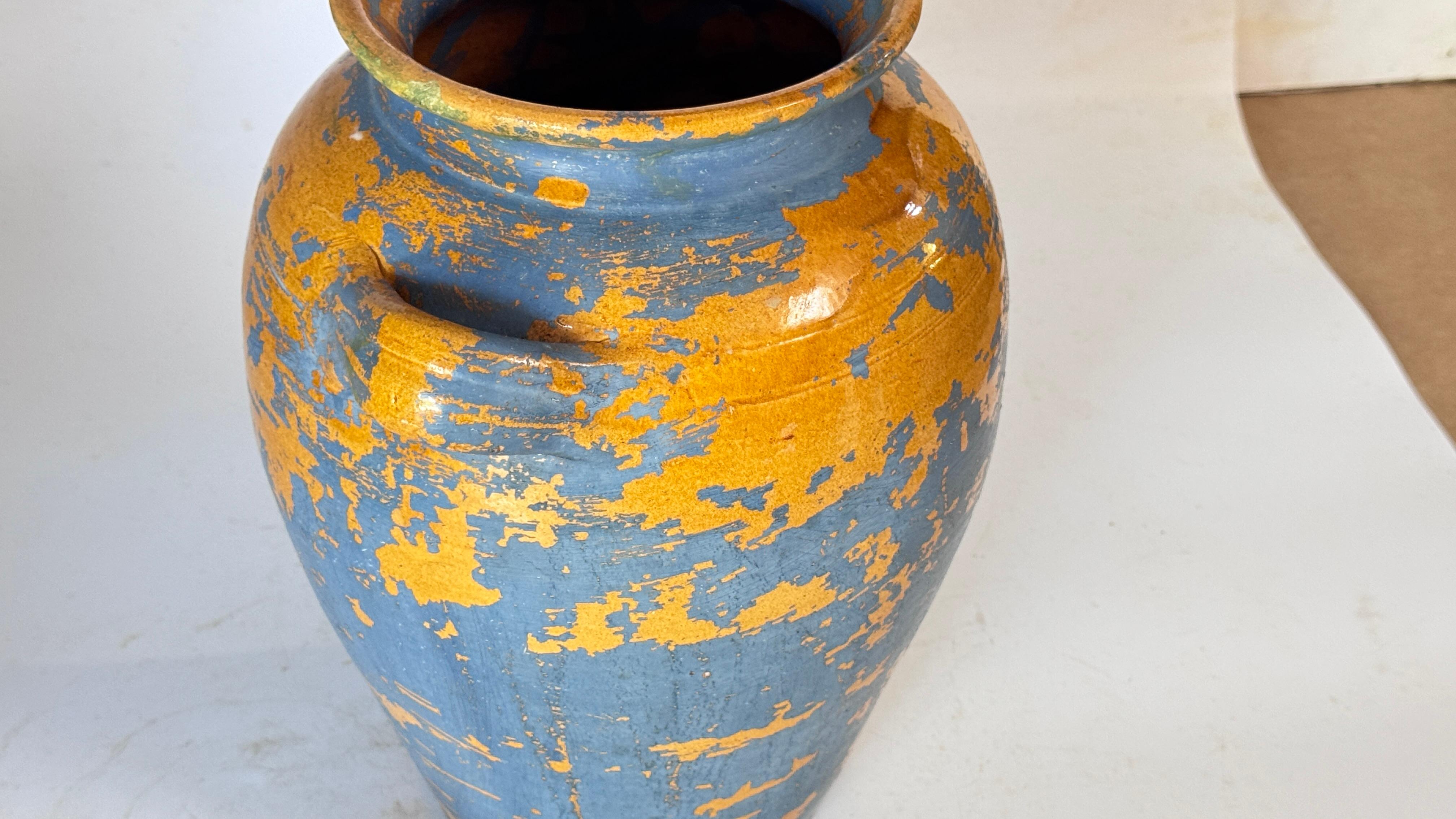Cotto Vaso provenzale del XIX secolo - Smalto giallo e patina blu - Stile rustico francese in vendita