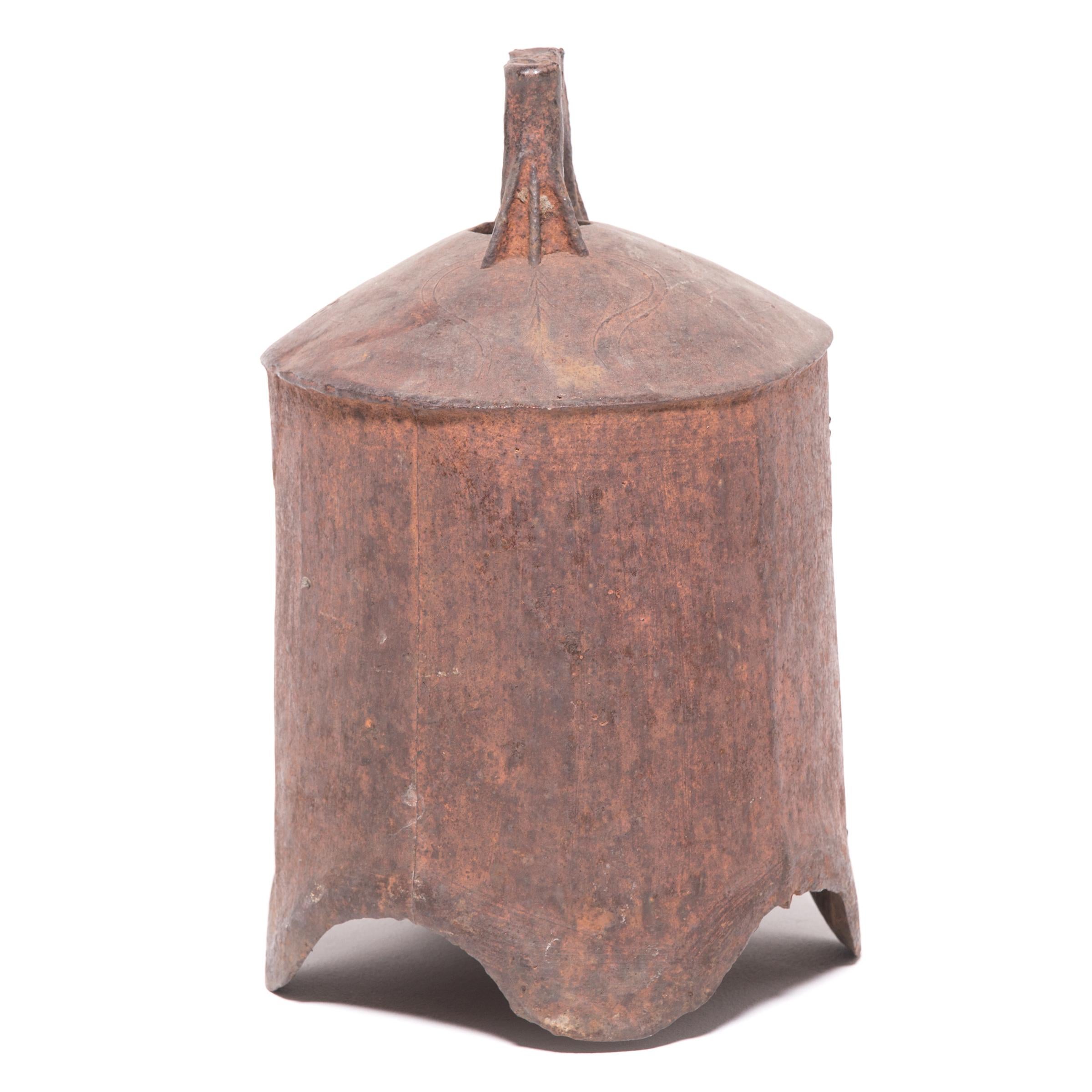 19th Century Provincial Chinese Iron Bell In Good Condition For Sale In Chicago, IL