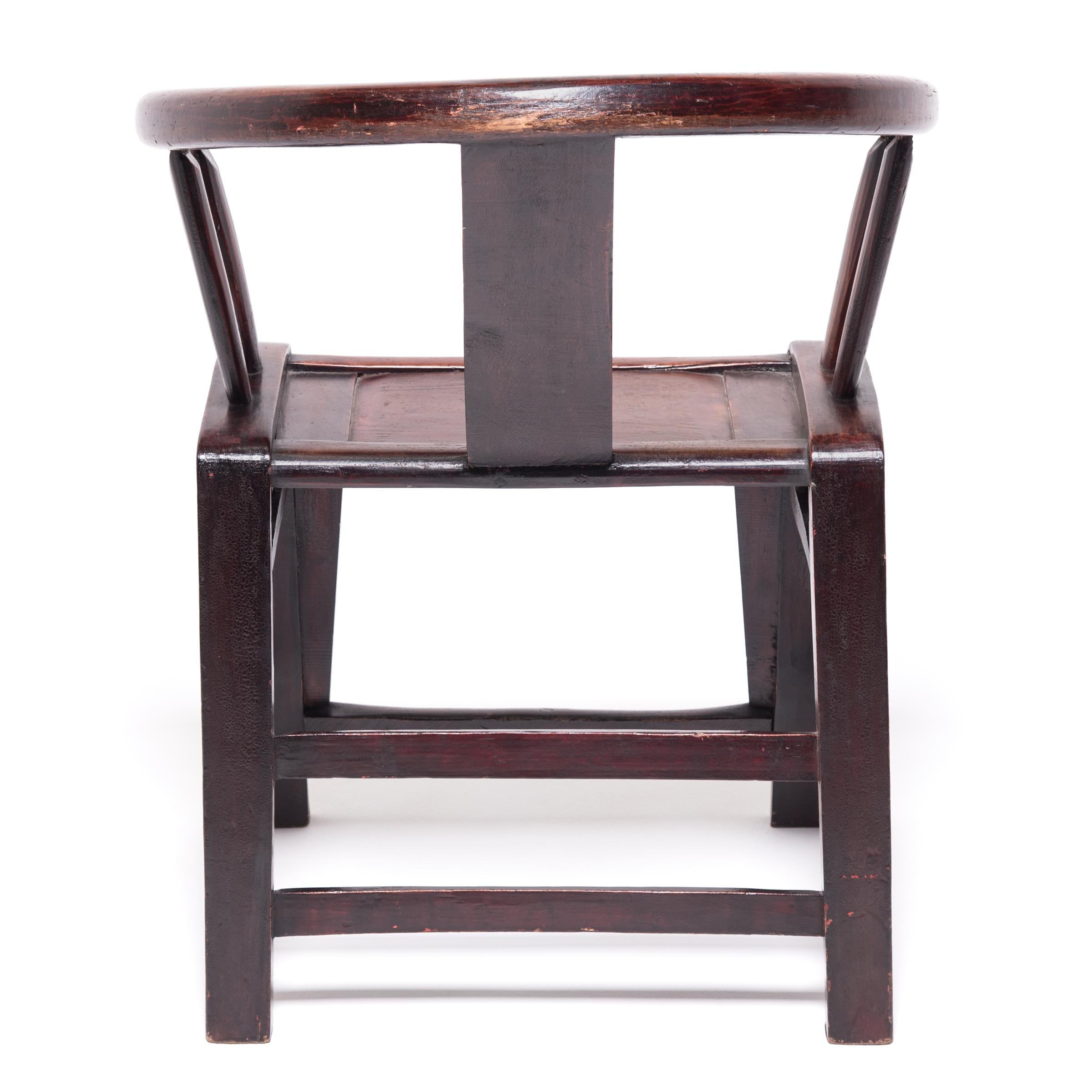 19th Century Provincial Chinese Roundback Chair In Good Condition In Chicago, IL
