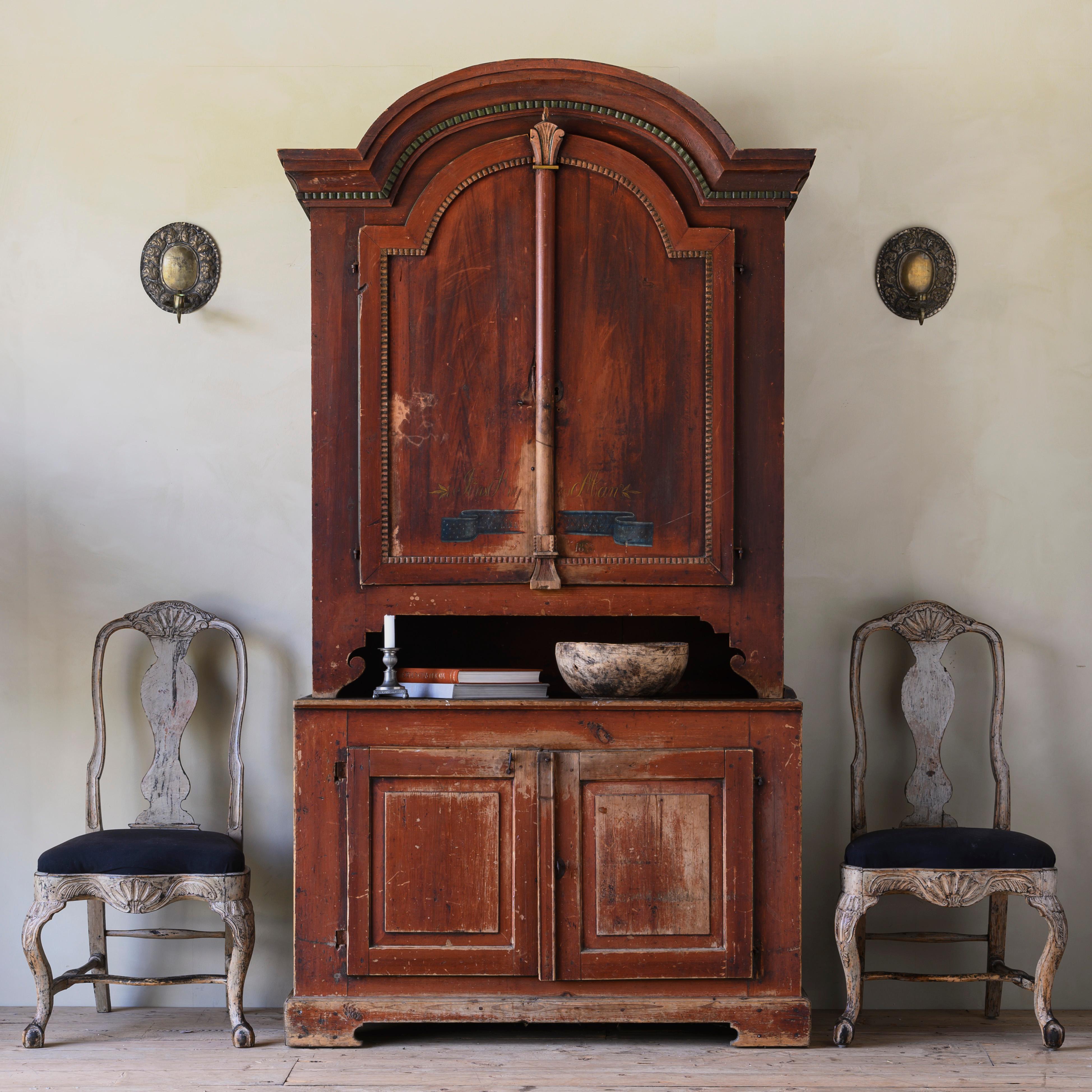 19th Century Provincial Gustavian Cabinet For Sale 4