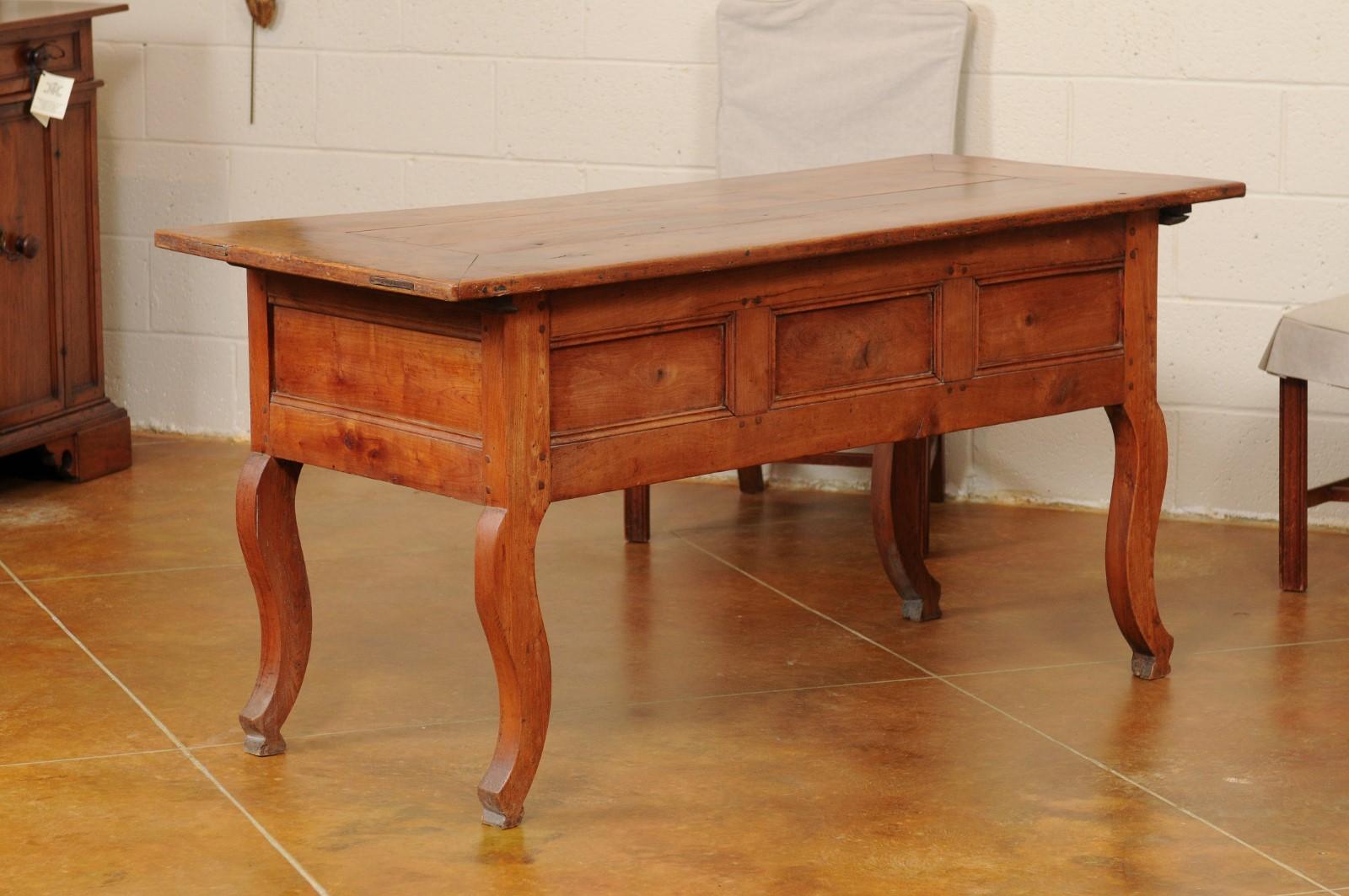 19th Century Provincial Louis XV Style Dough Bin in Walnut, France For Sale 9