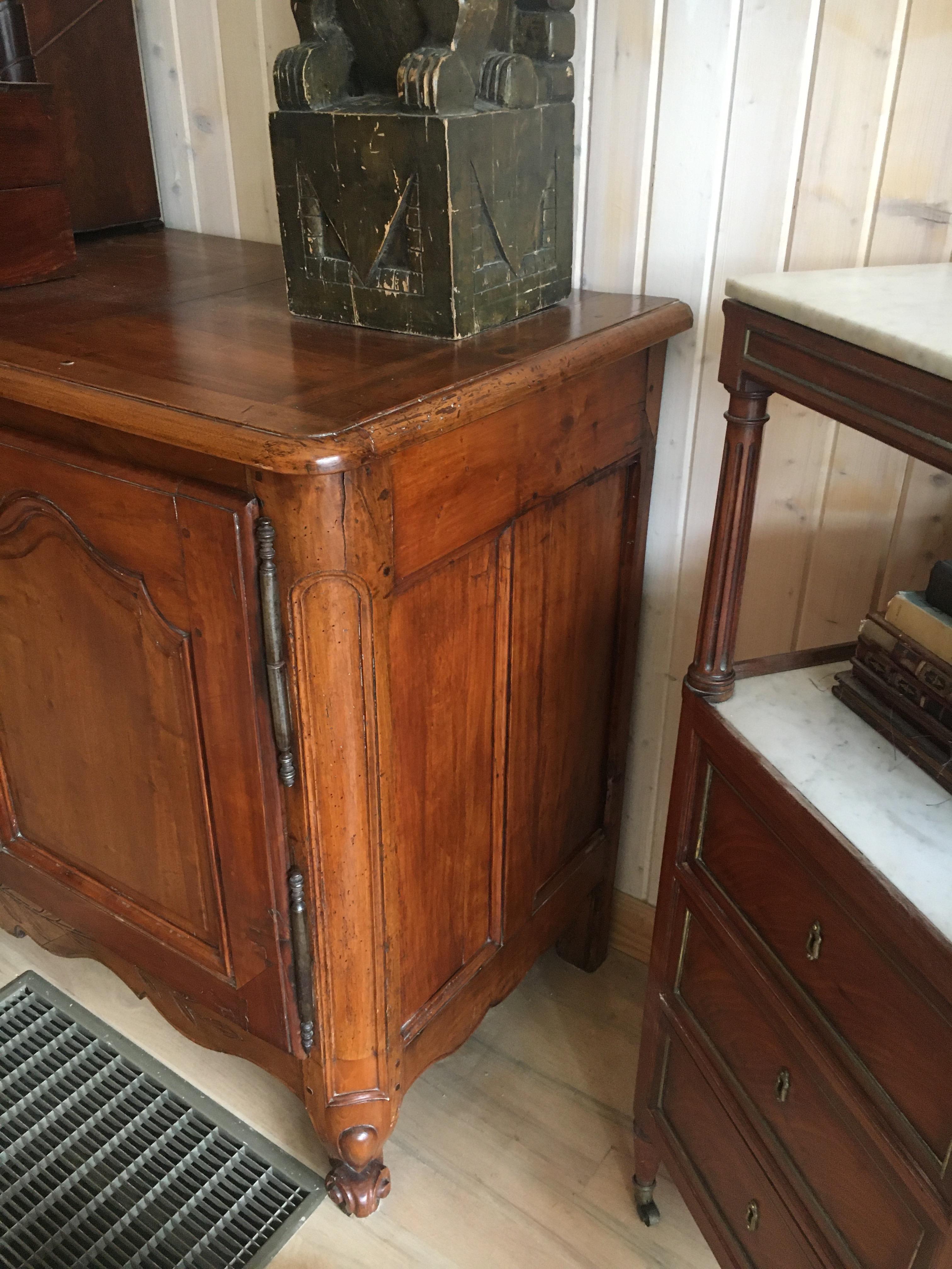 19th Century Provincial Walnut Sideboard For Sale 5