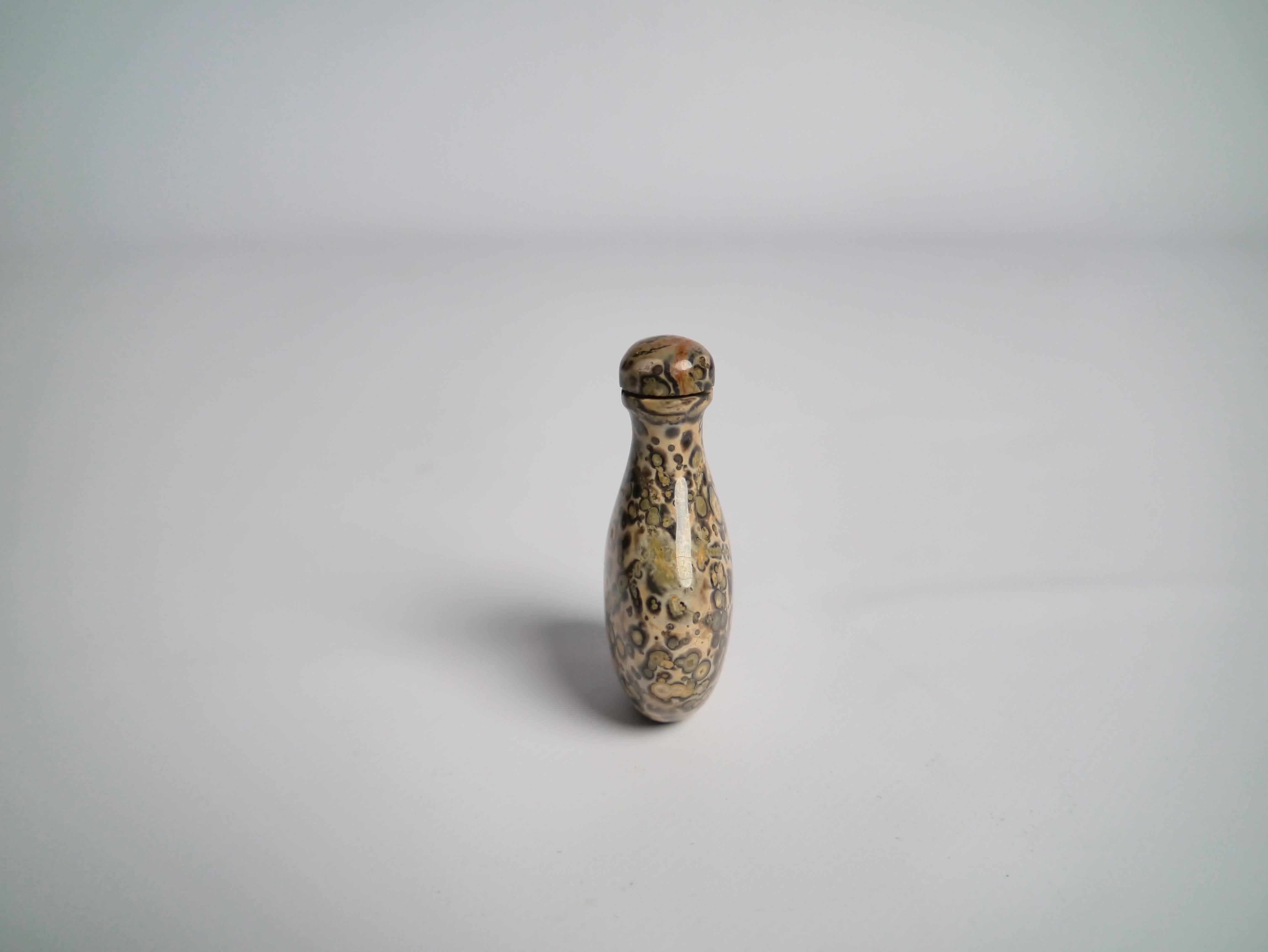 Hand-Carved 19th Century Puddingstone Chinese Snuff Bottle