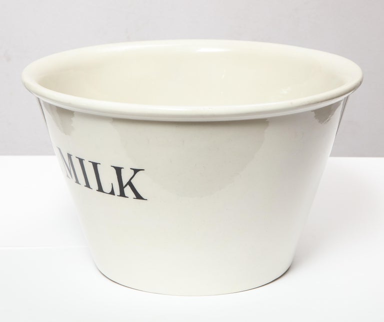 19th Century Pure Milk Creamware In Excellent Condition For Sale In New York, NY