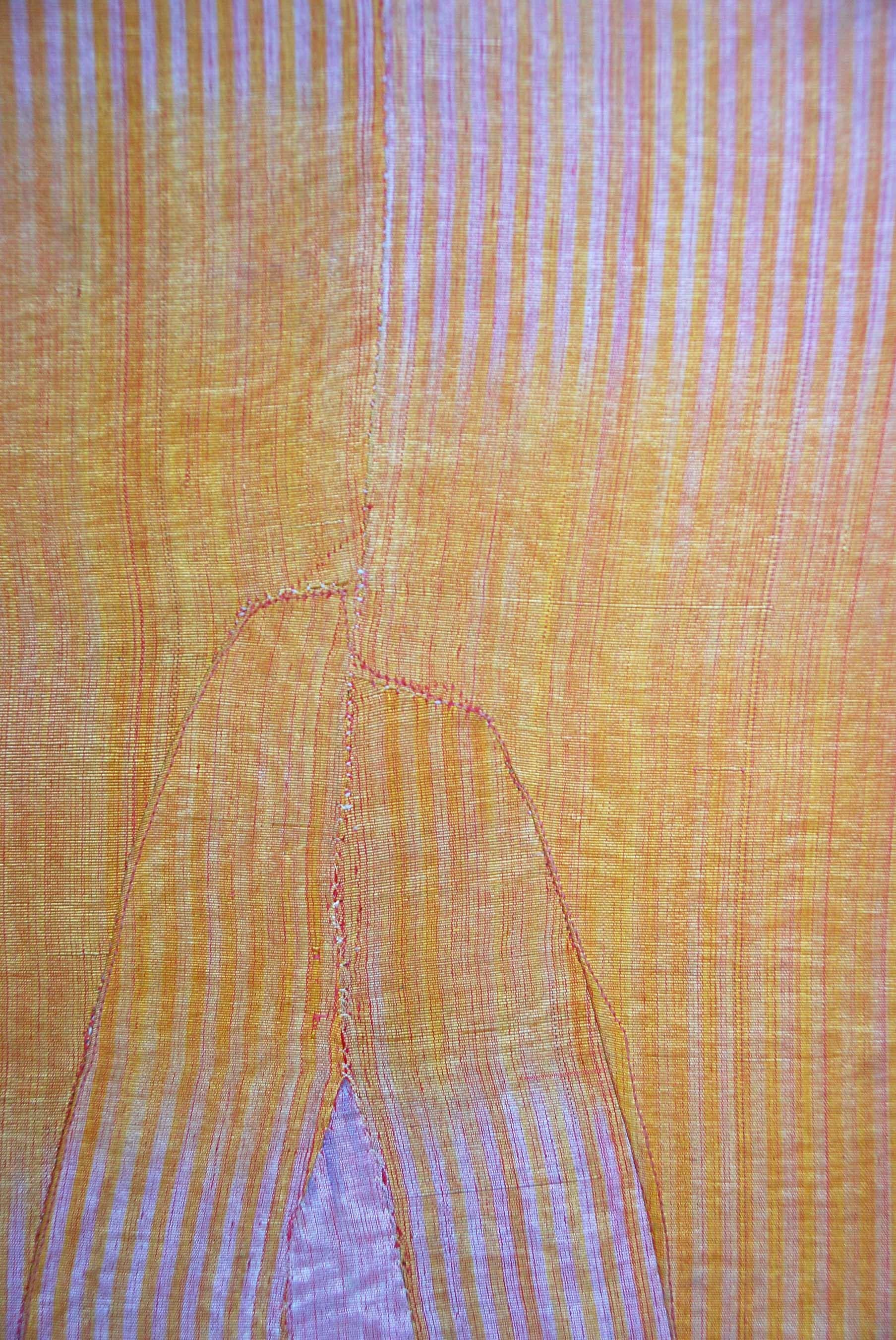 19. Jahrhundert Lila und Gold Ikat Panel (Usbekisch) im Angebot