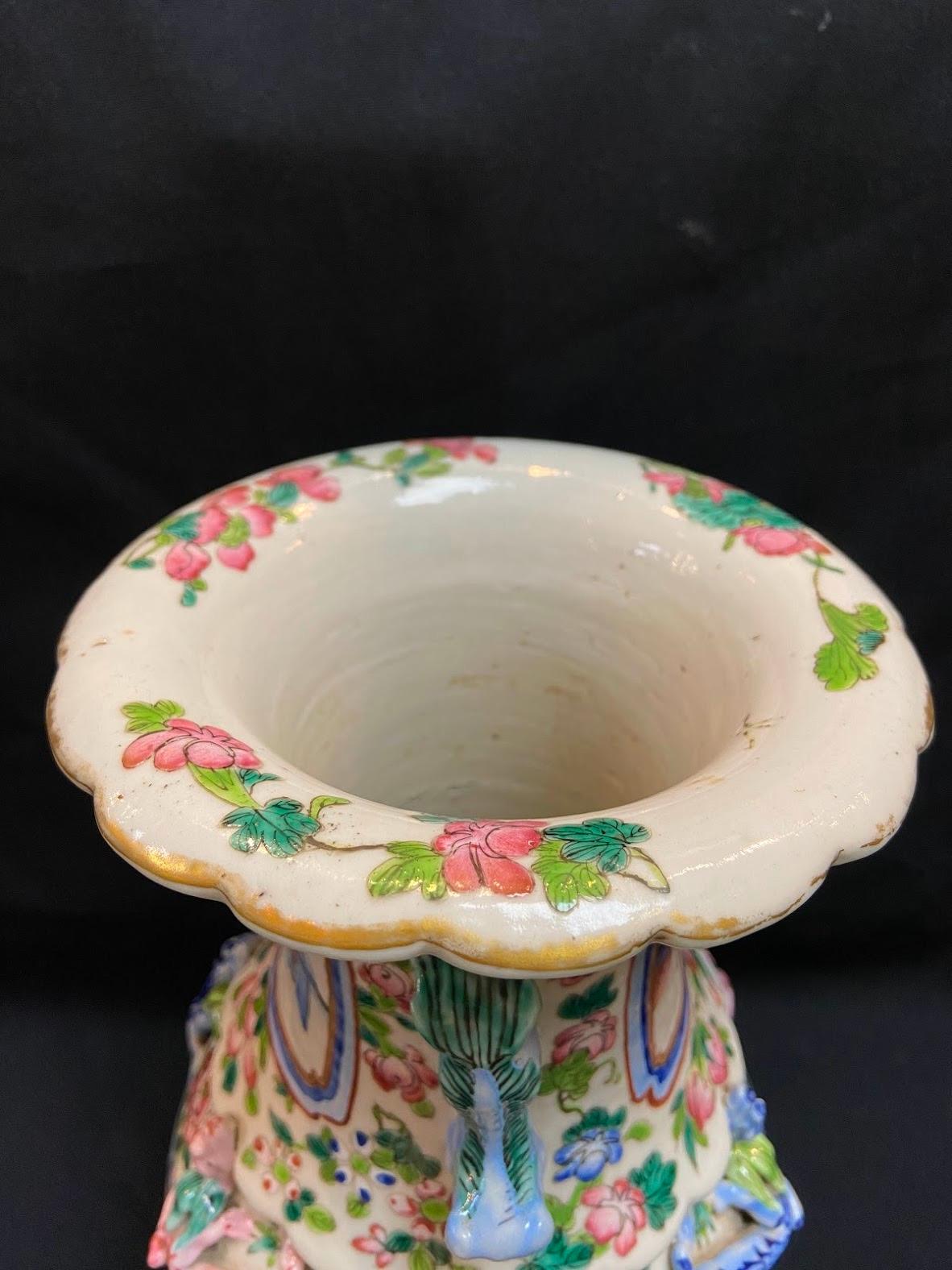 Daoguang Familie-Rose-Porzellanvase „ladies“ aus dem 19. Jahrhundert  im Angebot 1