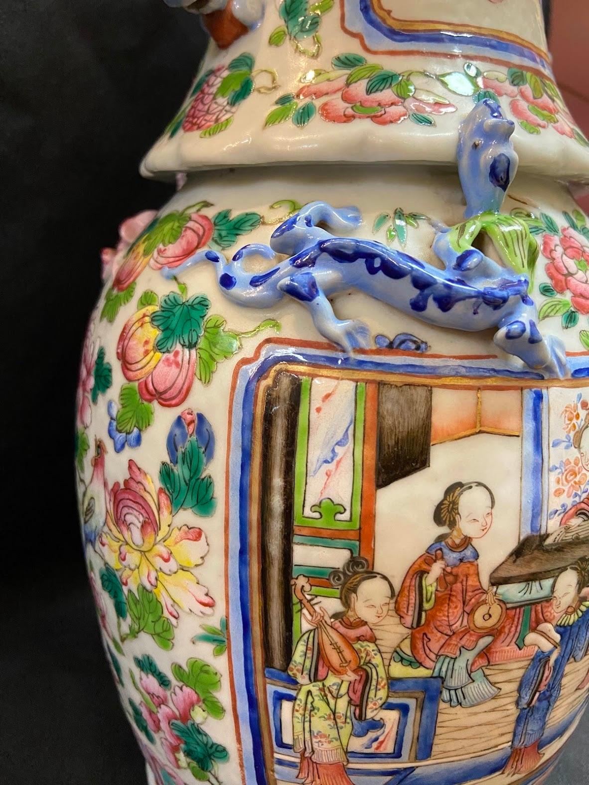 Daoguang Familie-Rose-Porzellanvase „ladies“ aus dem 19. Jahrhundert  im Angebot 5