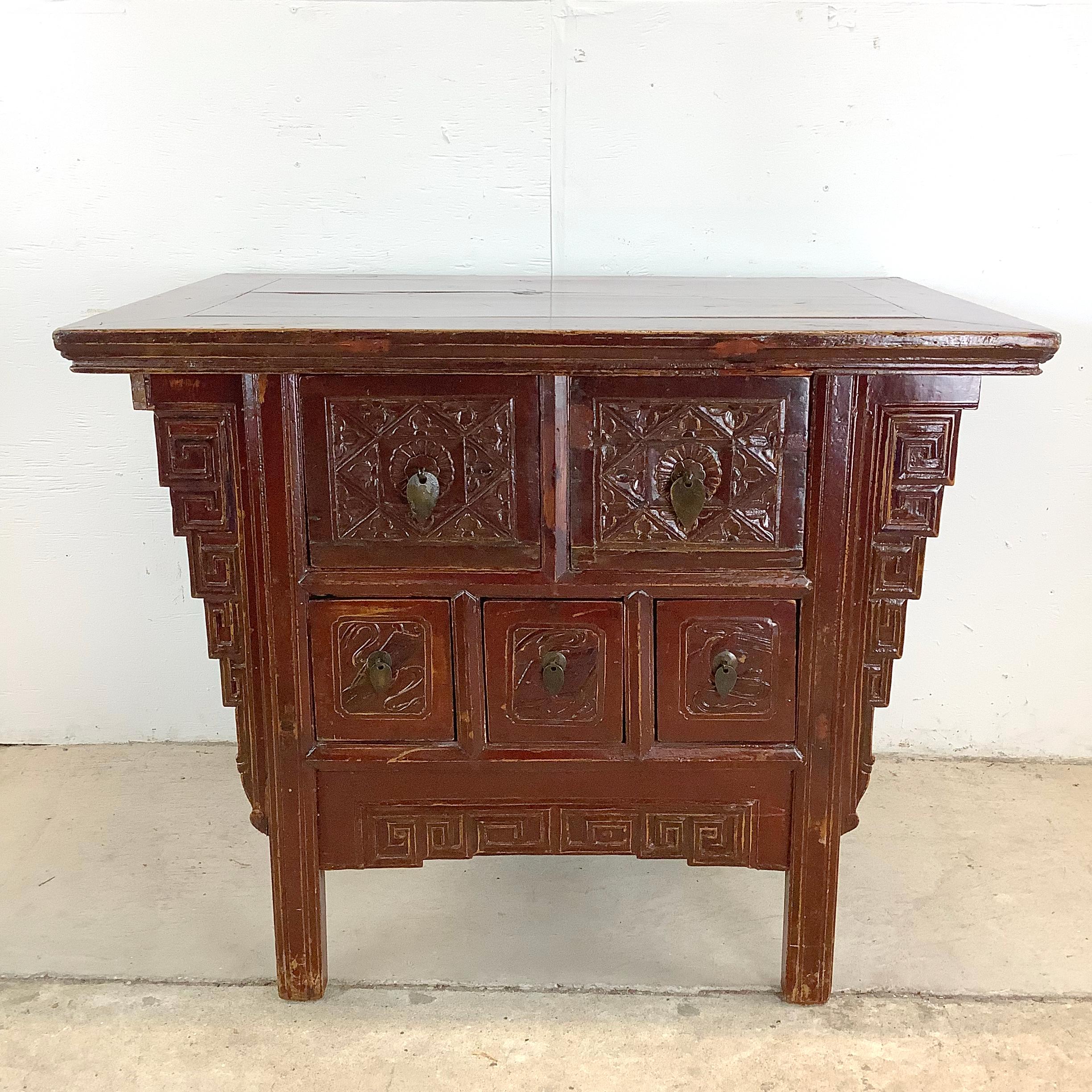 Inconnu Table à tiroirs de la dynastie Qing du 19e siècle en vente