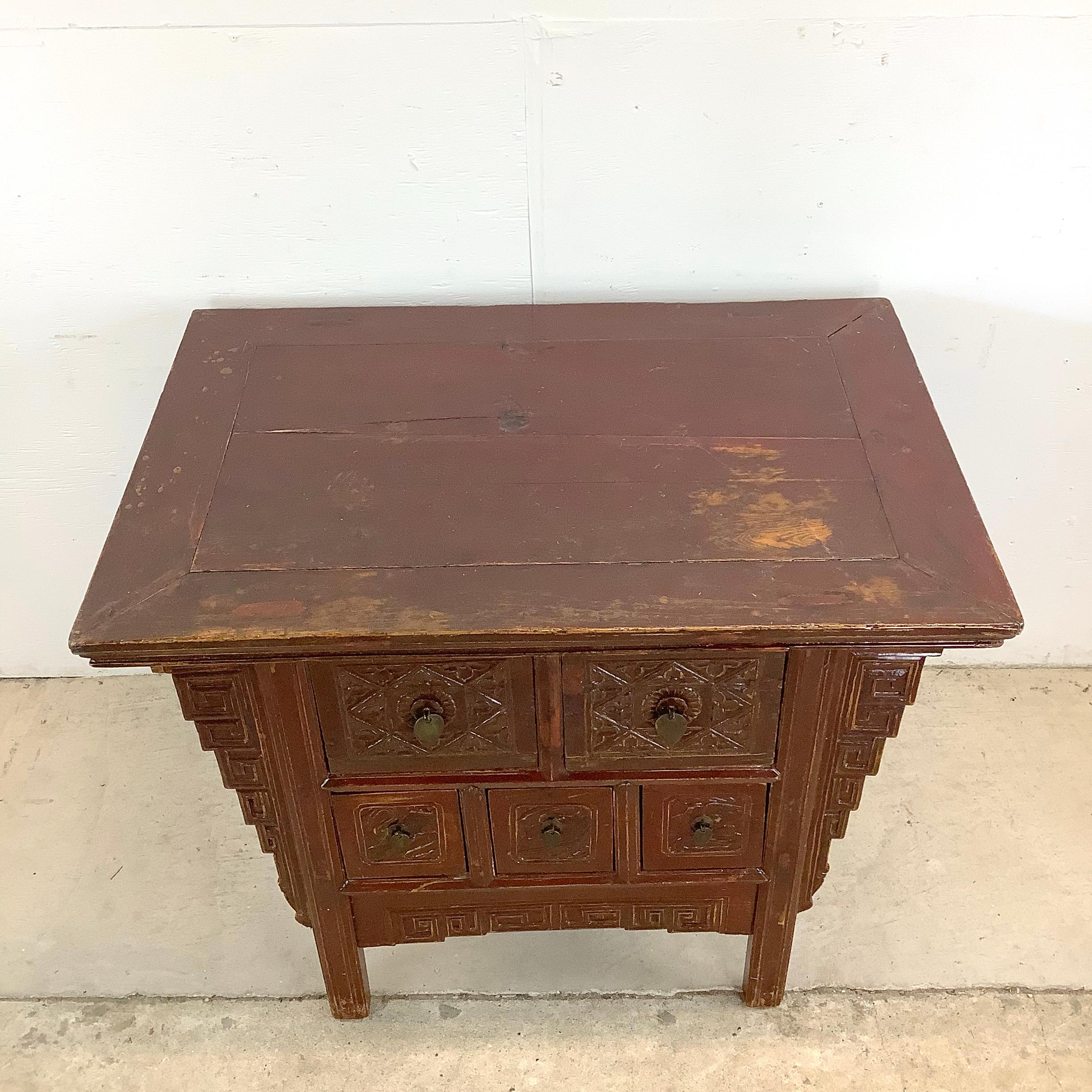 Table à tiroirs de la dynastie Qing du 19e siècle Bon état - En vente à Trenton, NJ