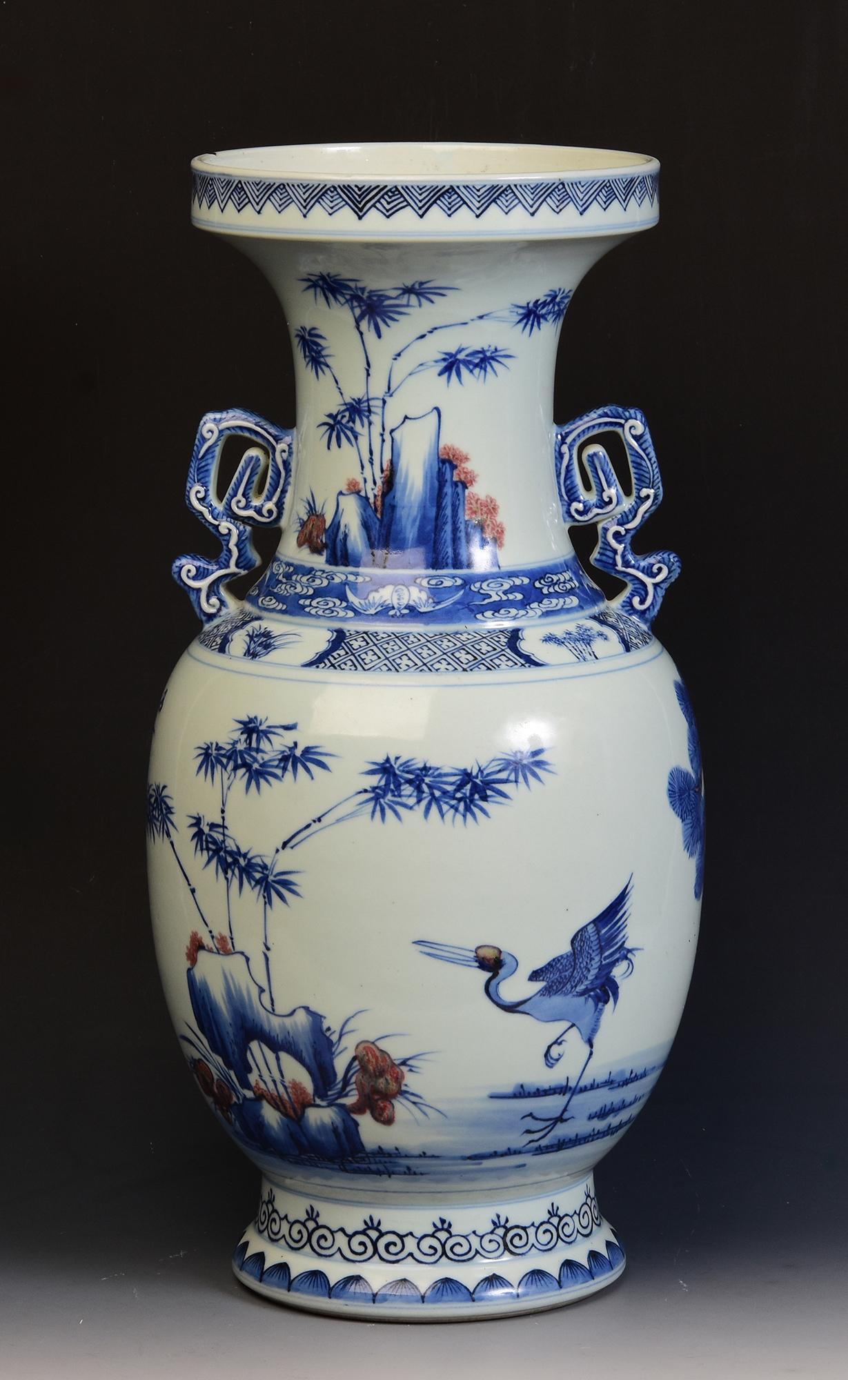 19th Century, Qing Dynasty, Antique Chinese Porcelain Vase For Sale 9