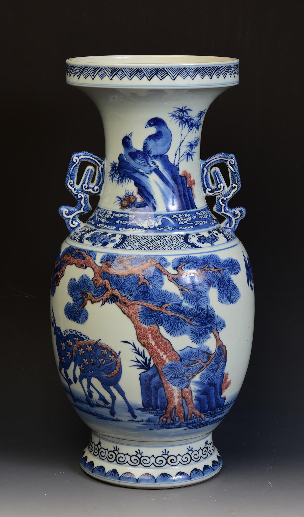 Antique Chinese porcelain vase.

Age: China, Qing Dynasty, 19th Century
Size: Height 46.8 C.M. / Width 22 C.M.
Condition: Nice glaze and condition overall.

100% Satisfaction and authenticity guaranteed with free 