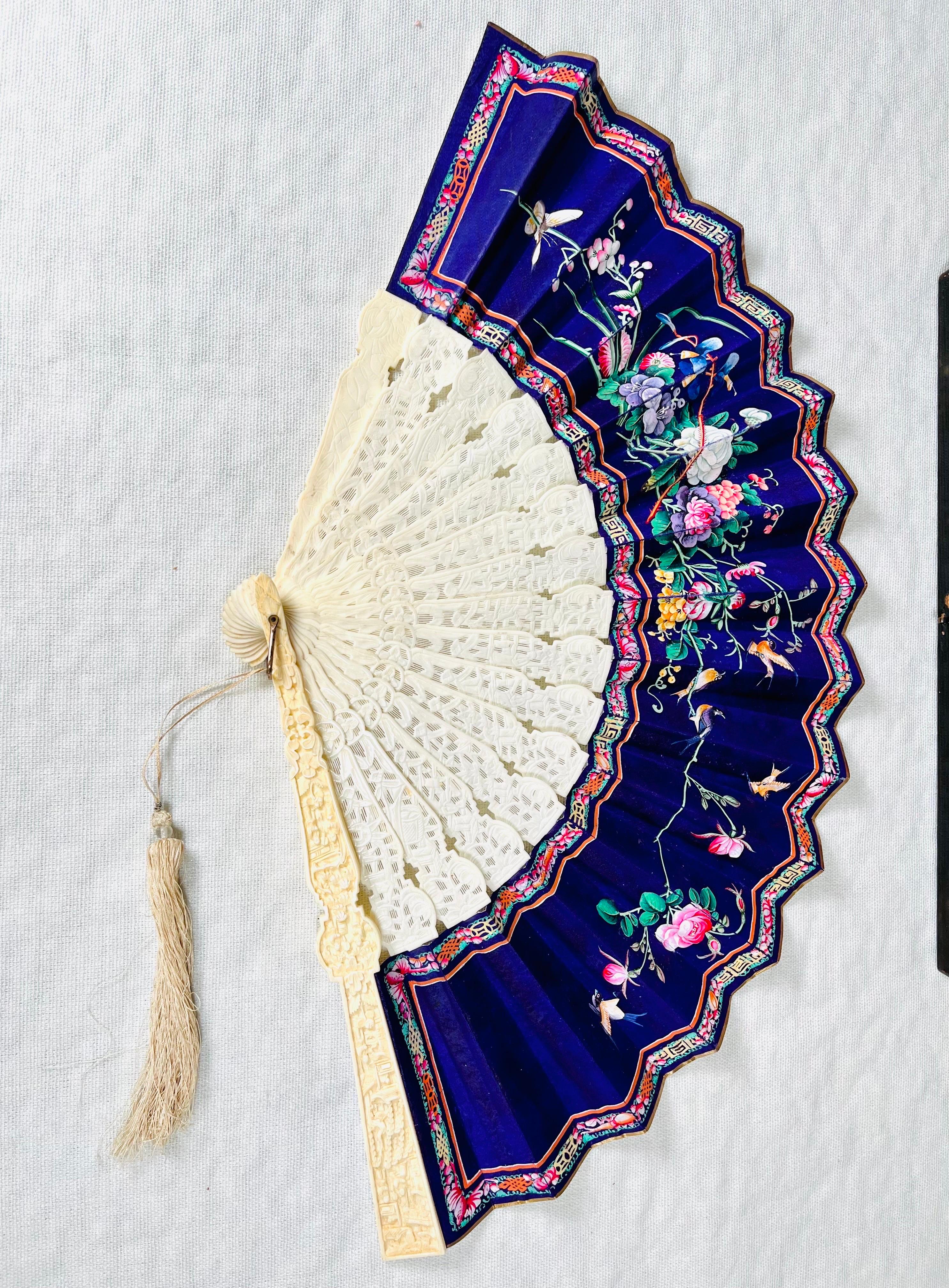 19th Century Qing Dynasty Chinese Telescopic Canton Fan with Carved Bone Stays 1