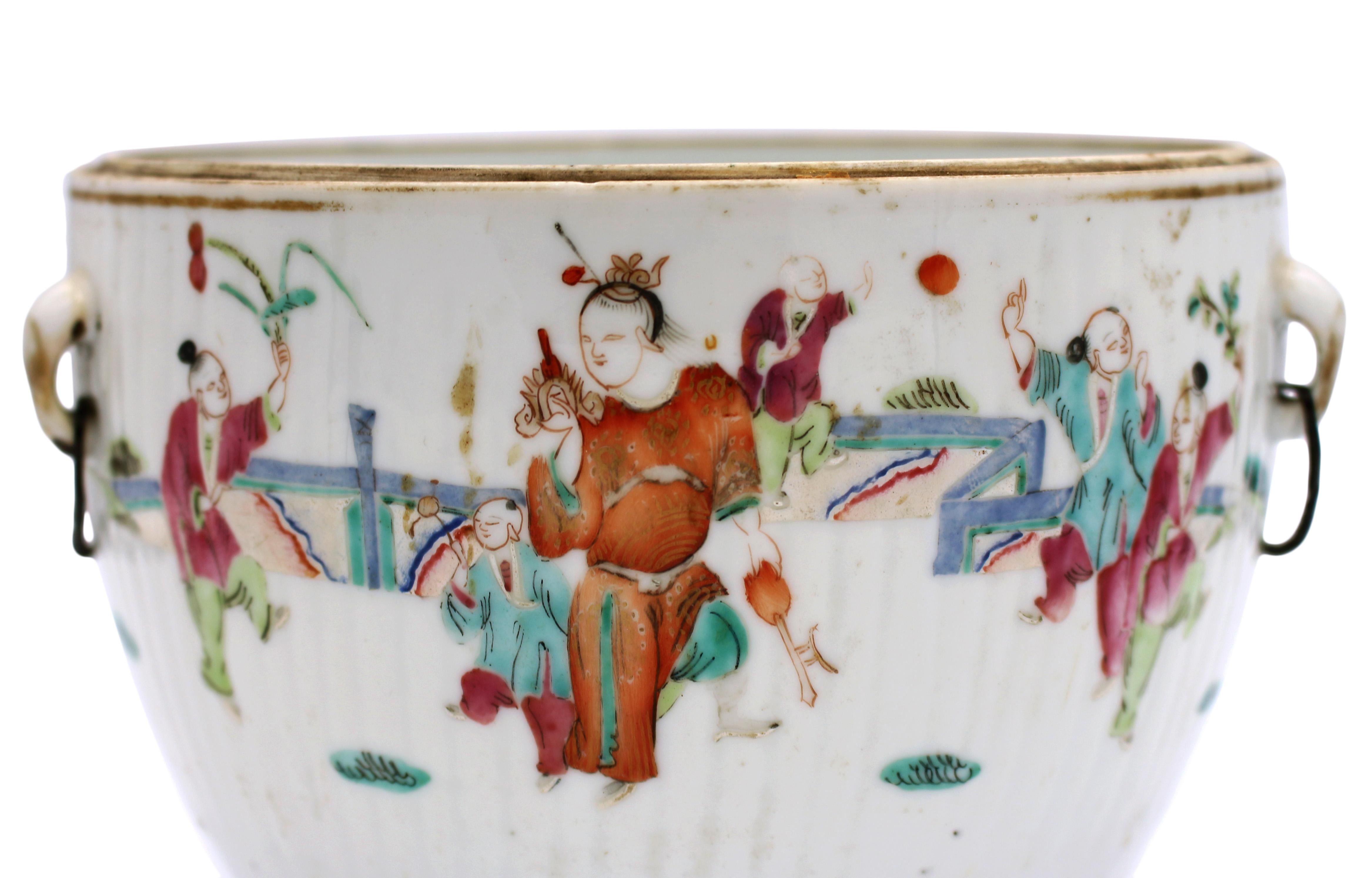 19th Century Qing Dynasty Covered Porcelain Jar 3
