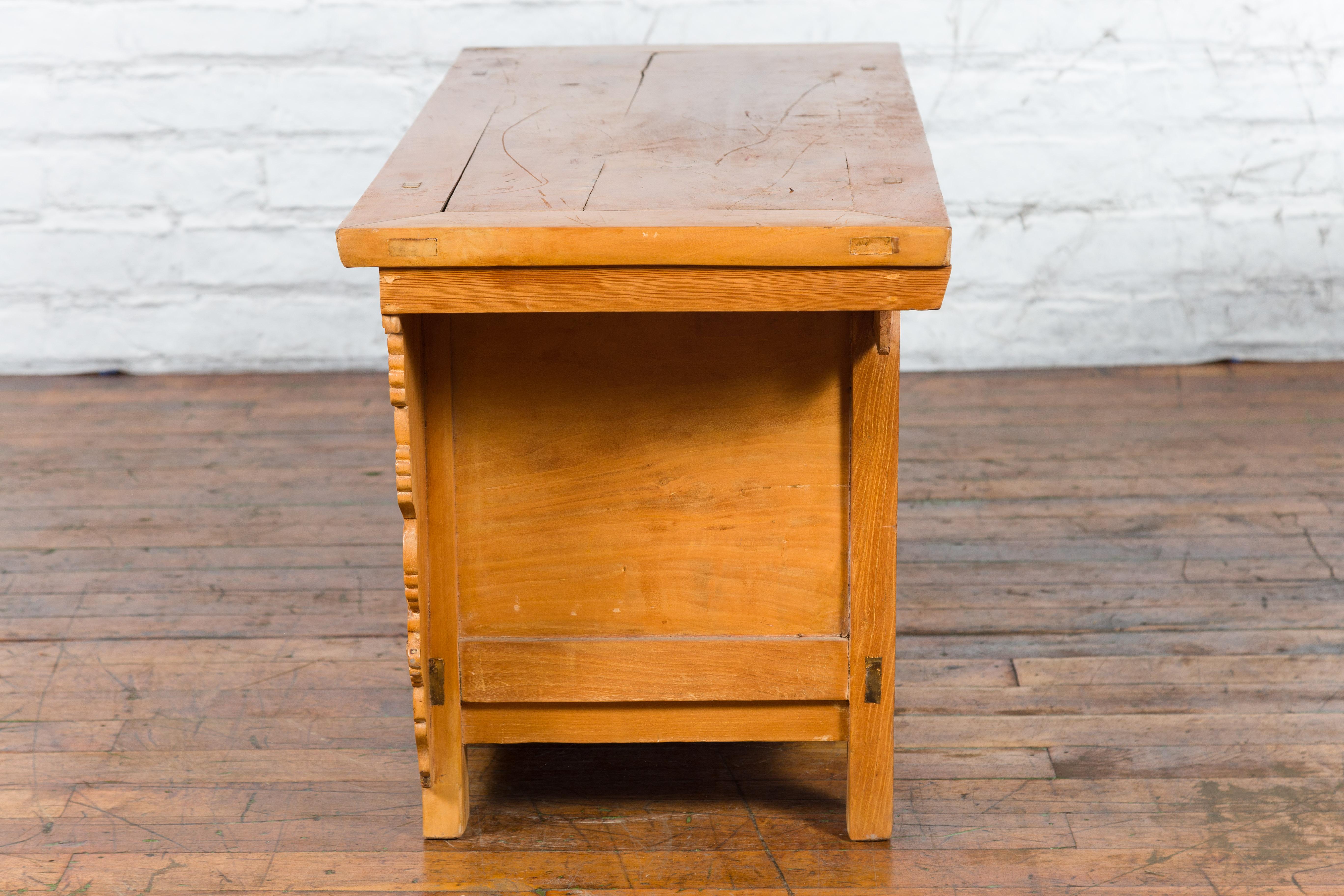 19th Qing Dynasty Period Chinese Elm Wood Carved Butterfly Sideboard For Sale 13