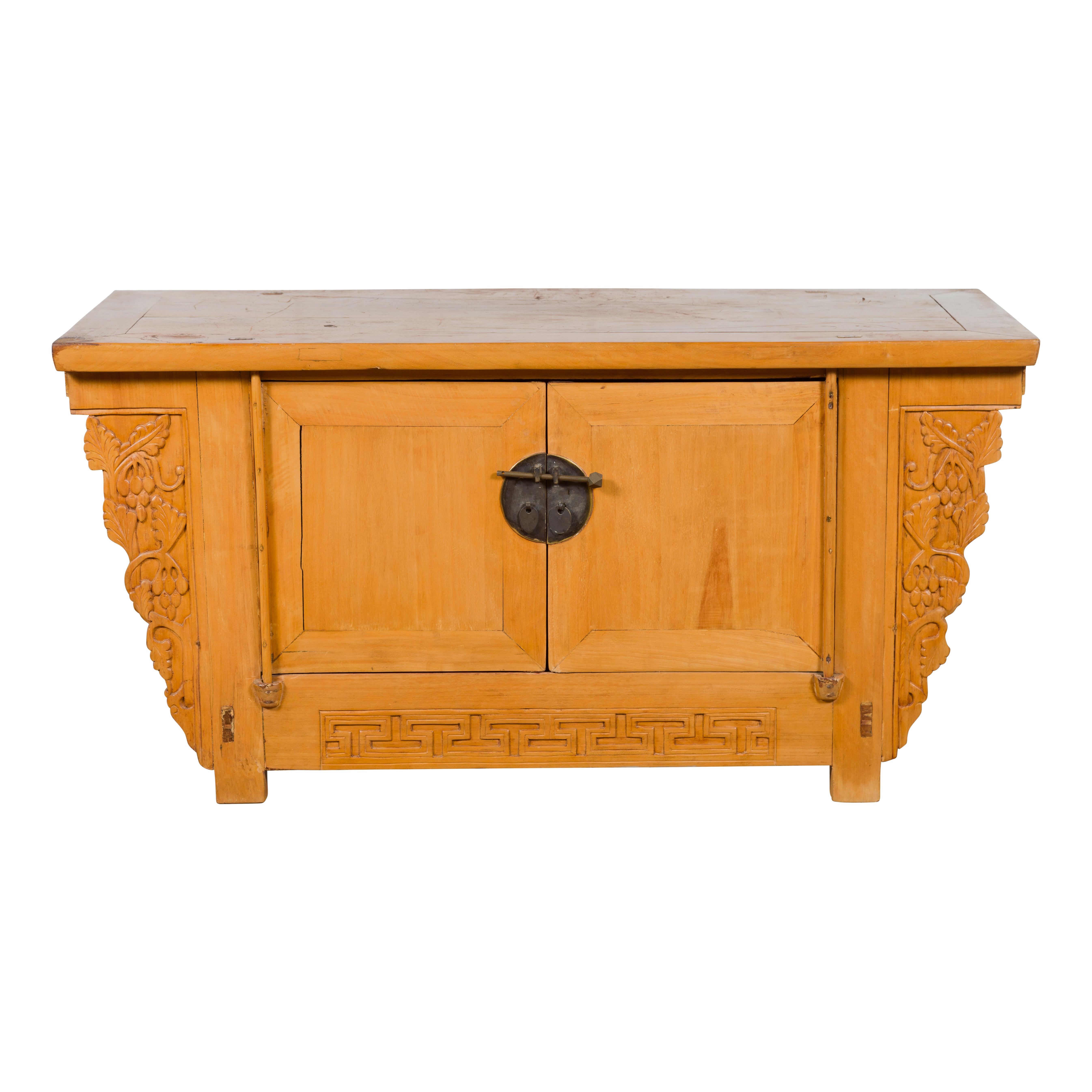 19th Century Qing Dynasty Period Chinese Elm Wood Carved Butterfly Sideboard For Sale 15