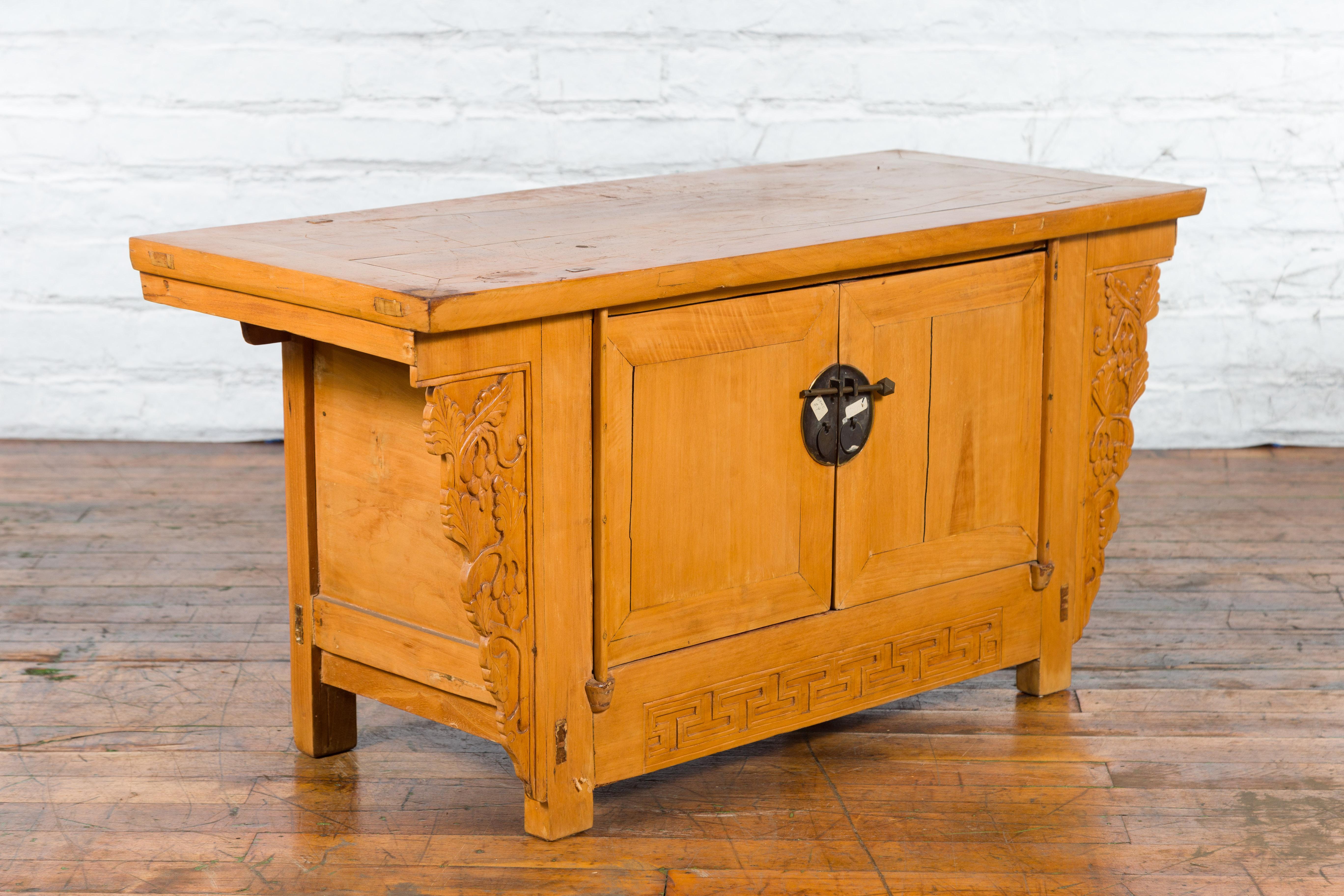 19th Century Qing Dynasty Period Chinese Elm Wood Carved Butterfly Sideboard For Sale 1