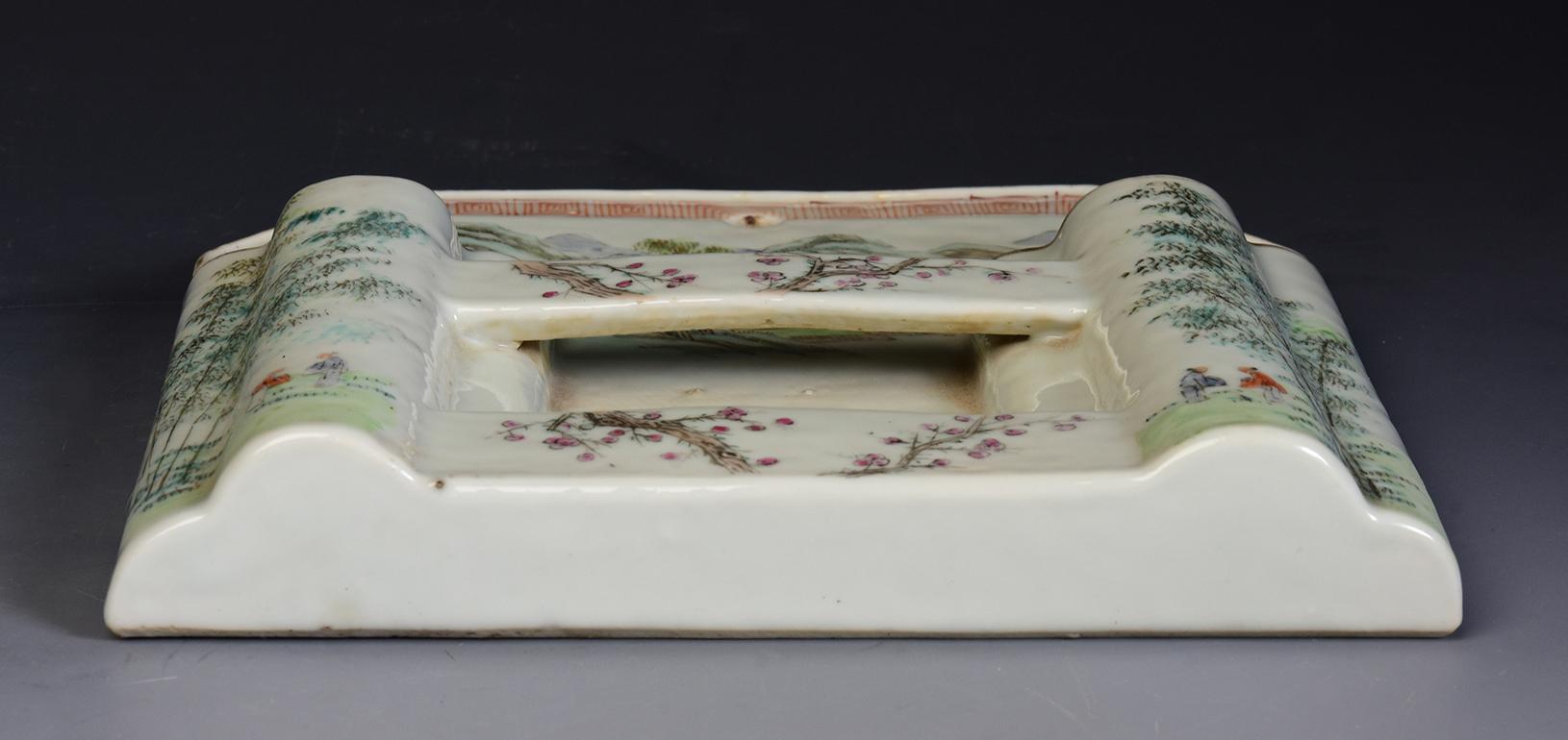19th Century, Qing Dynasty, Rare Antique Chinese Porcelain Letter Holder For Sale 7