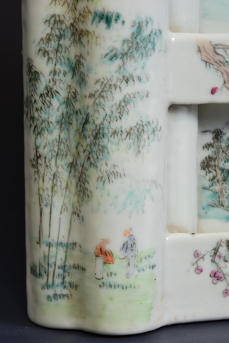 19th Century, Qing Dynasty, Rare Antique Chinese Porcelain Letter Holder In Good Condition In Sampantawong, TH