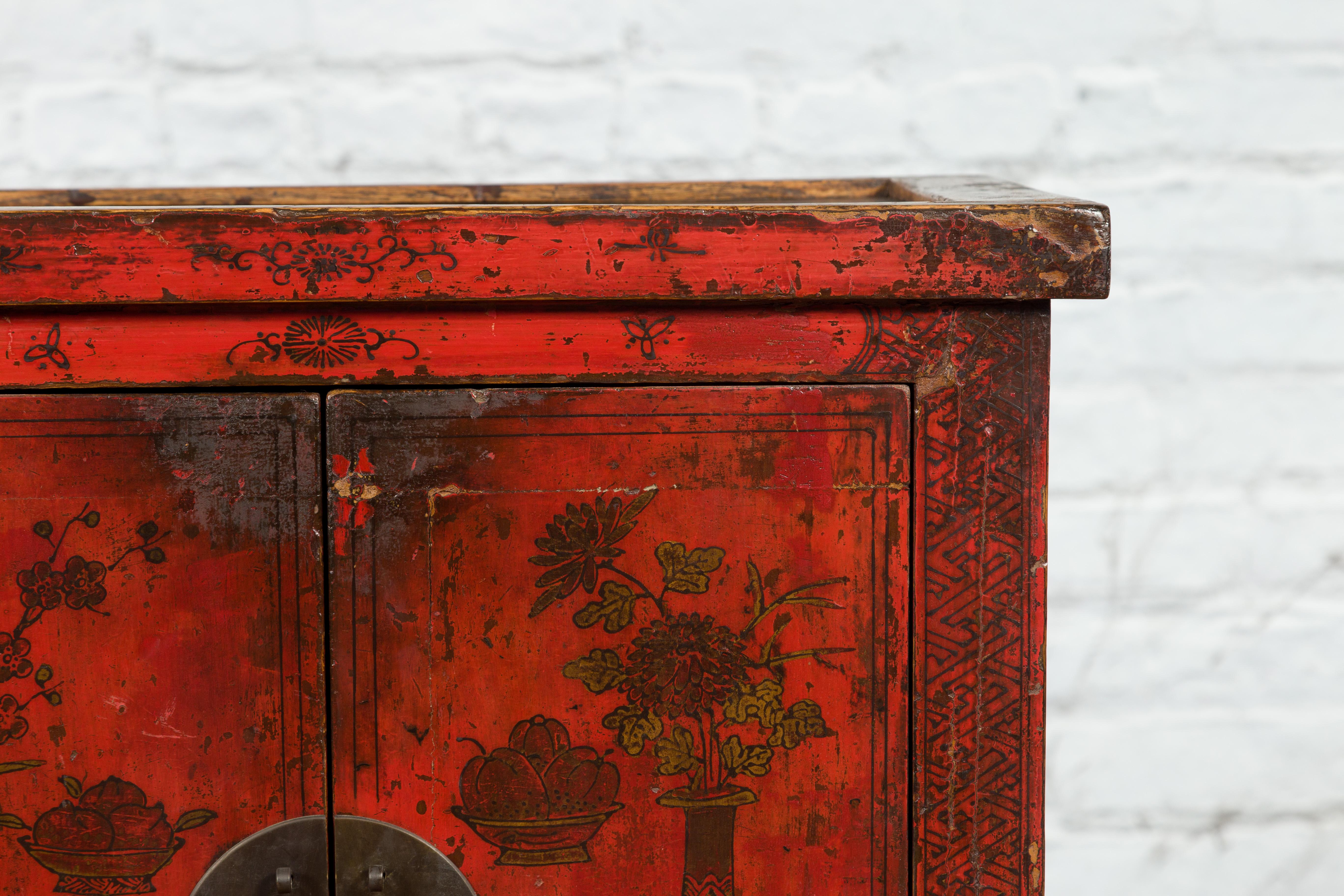 19th Century Qing Dynasty Red Lacquer Cabinet with Painted Flowers and Vases For Sale 2