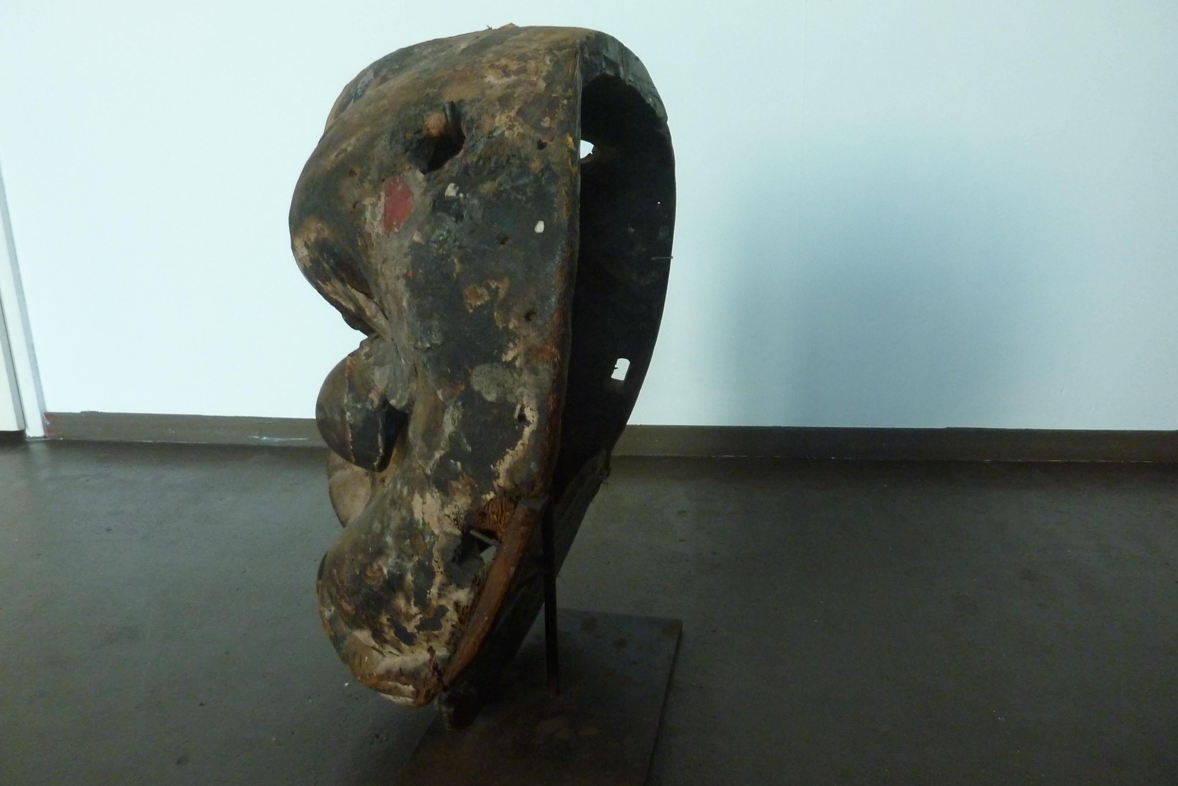 19th Century Qing Dynasty Shangxi Province Hand Carved Wooden Mask In Good Condition For Sale In Groningen, NL