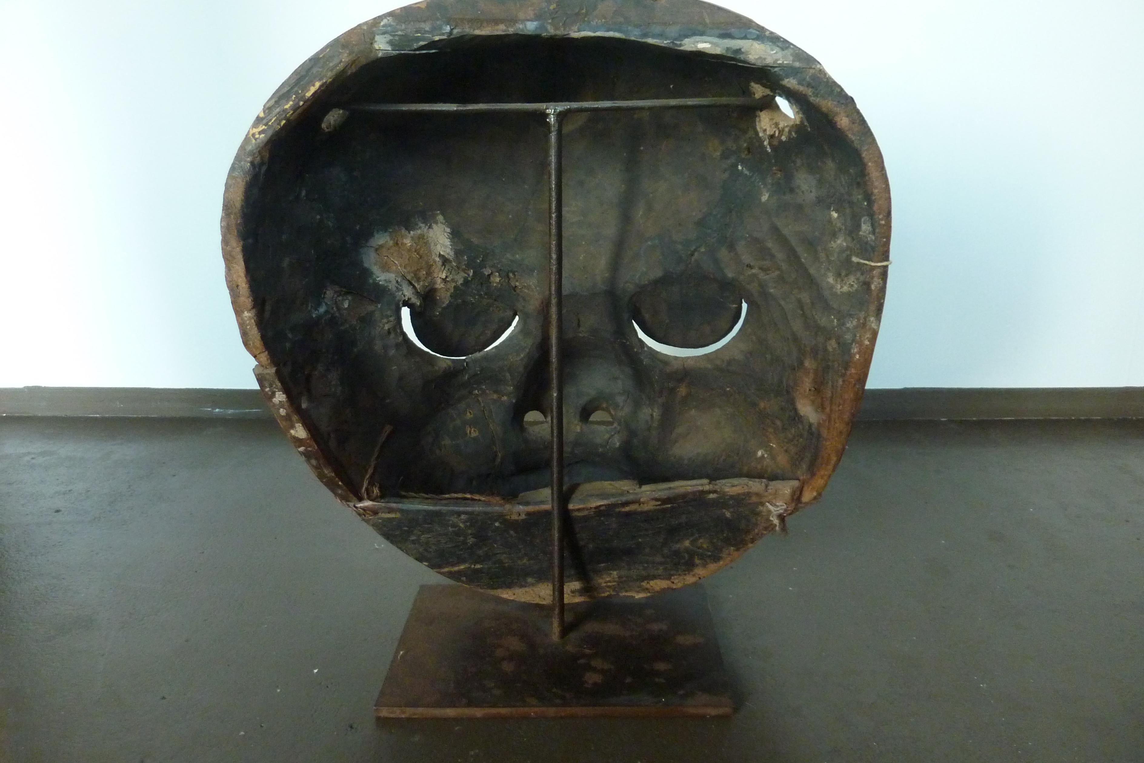 19th Century Qing Dynasty Shangxi Province Hand Carved Wooden Mask For Sale 1